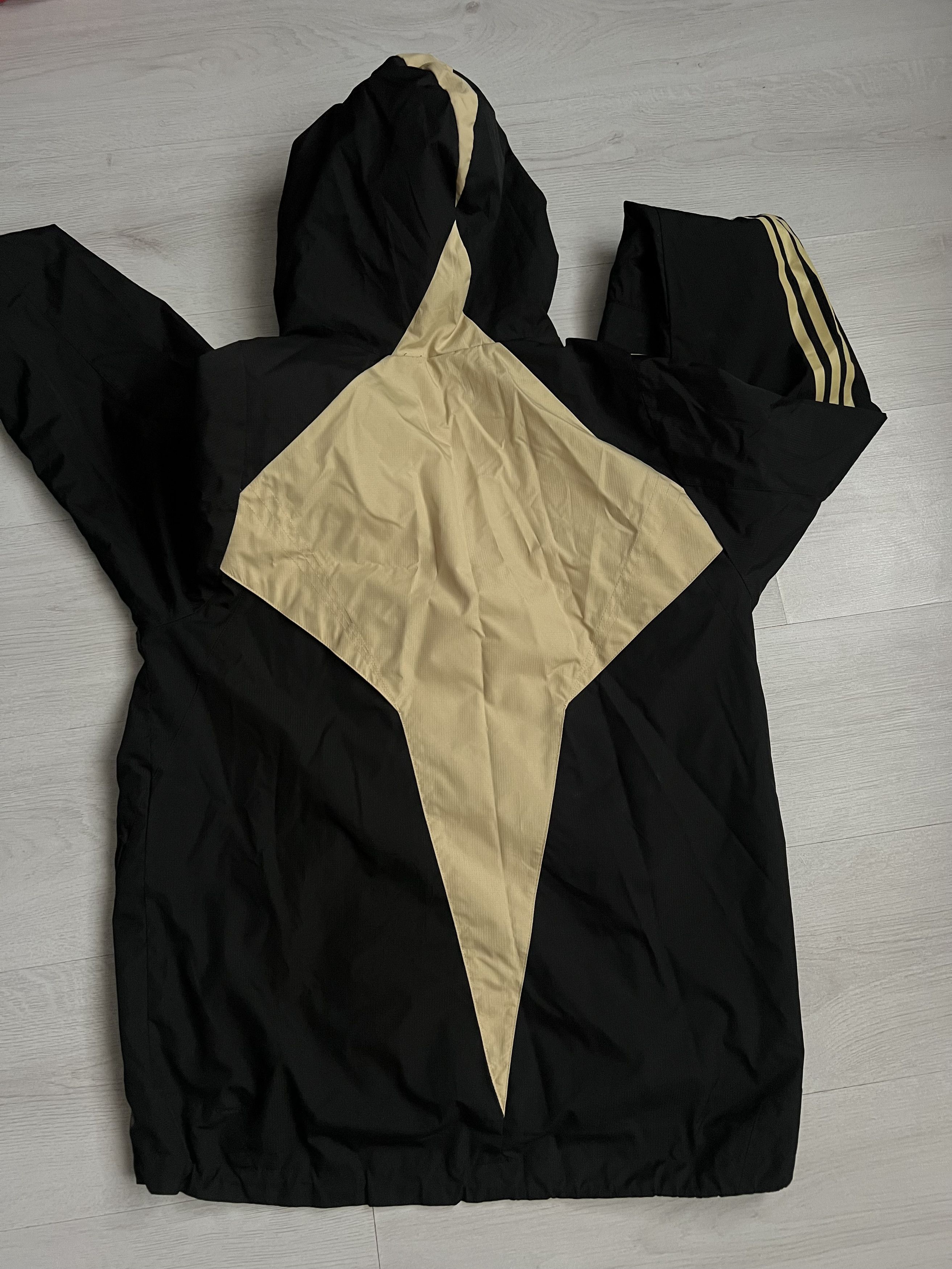Adidas Liverpool FC x Adidas Hooded Windbreaker (M) Size US M / EU 48-50 / 2 - 5 Thumbnail