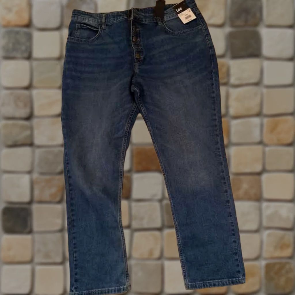 Lee Vintage Lee Heritage Denim Womens Straight Jeans 18 M NWT Blue Size 40" / US 18 - 1 Thumbnail