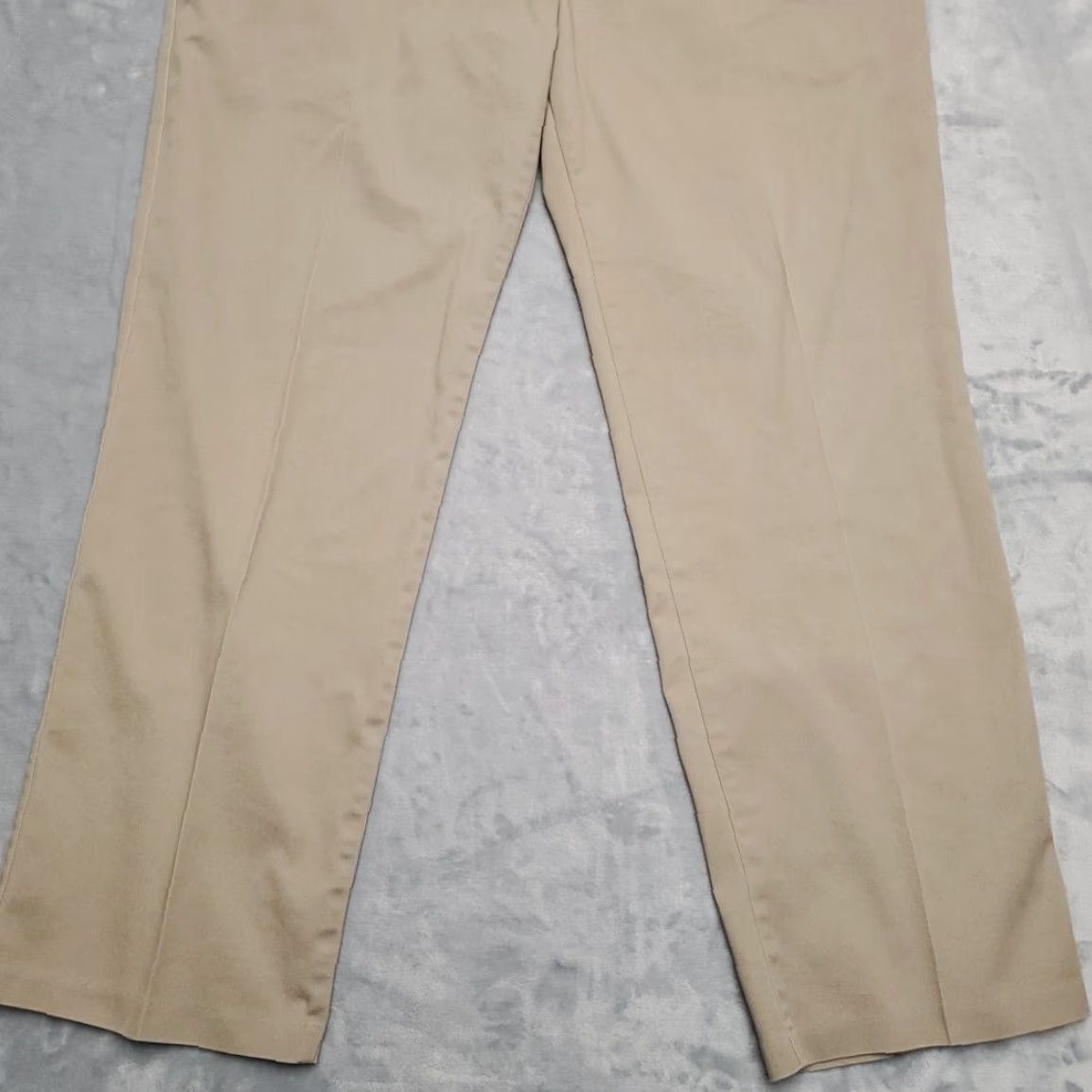 Dockers Dockers Pants Mens 36x32 Beige Khaki Chino Flat Front Classic Fit Casual Twill Pants Men Beige Chino Flat Front Classic Casual Dockers Mens 36x32 Size US 36 / EU 52 - 2 Thumbnail