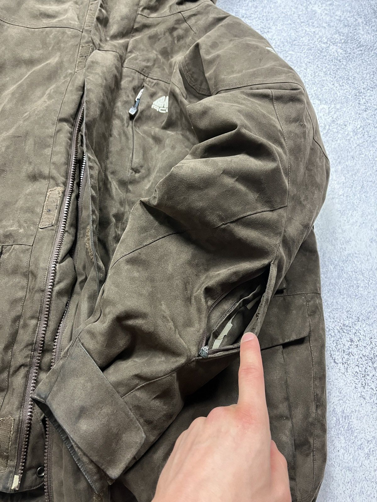 Nike Vintage Nike ACG Suede Brown Down Puffer Jacket Rare Hype Size US L / EU 52-54 / 3 - 16 Thumbnail