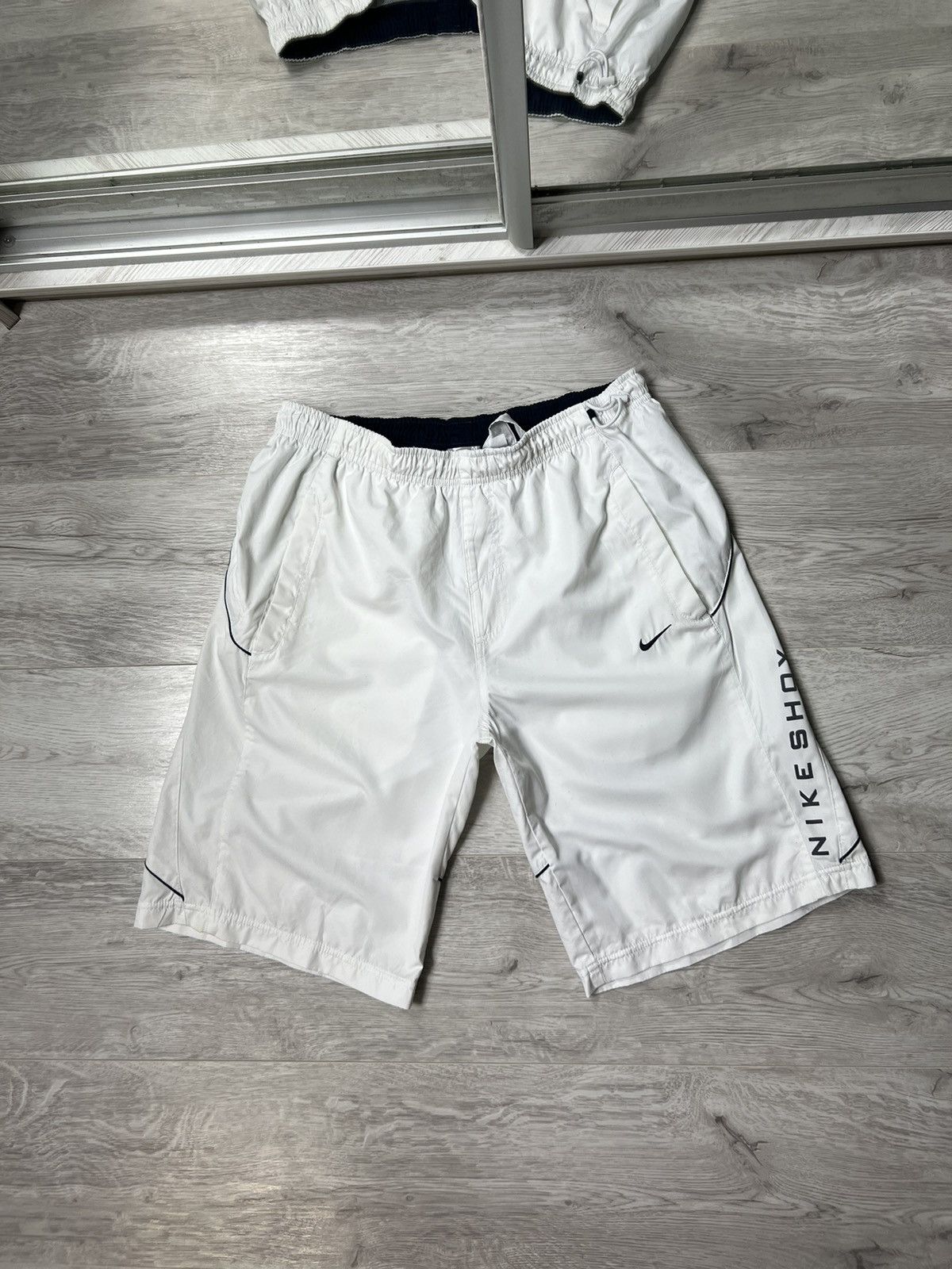 Nike × Vintage Vintage Nike Shox Big Logo White Nylon Shorts Size US 32 / EU 48 - 5 Thumbnail