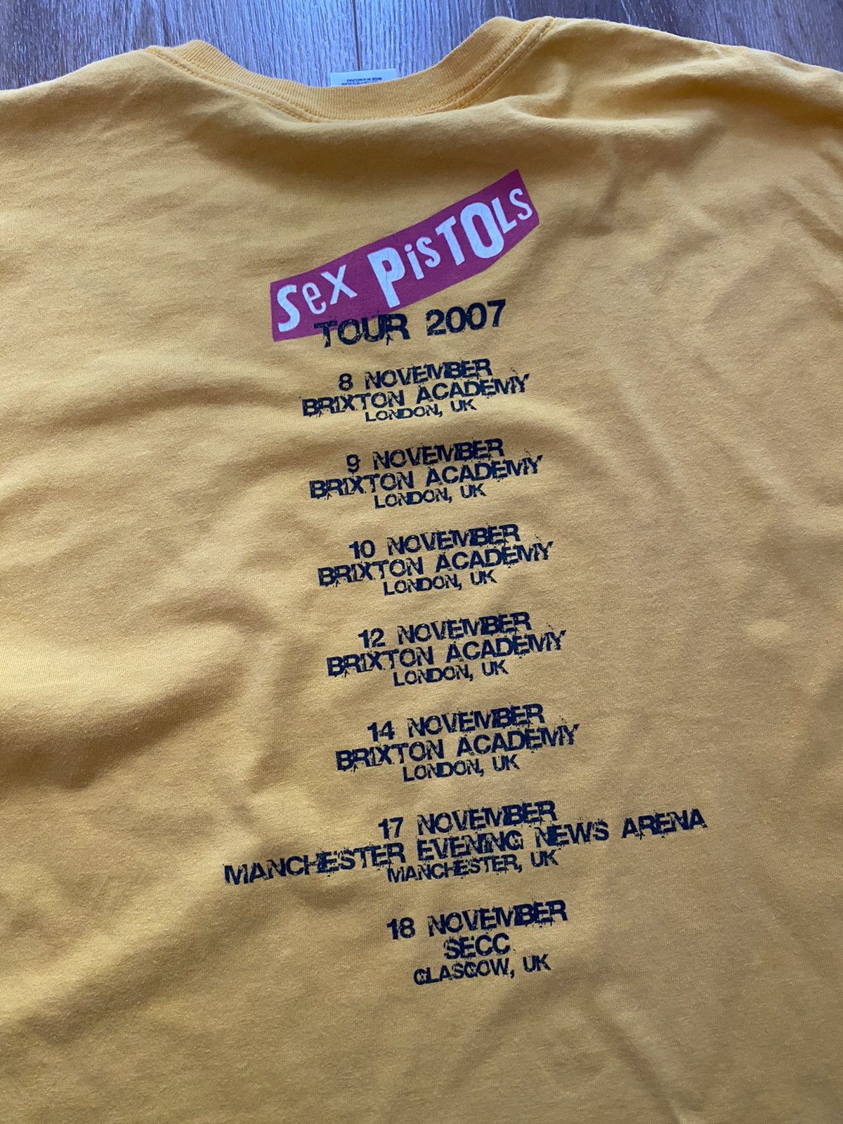 Band Tees Vintage Sex Pistols Nevermind the Bollocks Yellow Tee Size US XL / EU 56 / 4 - 5 Thumbnail