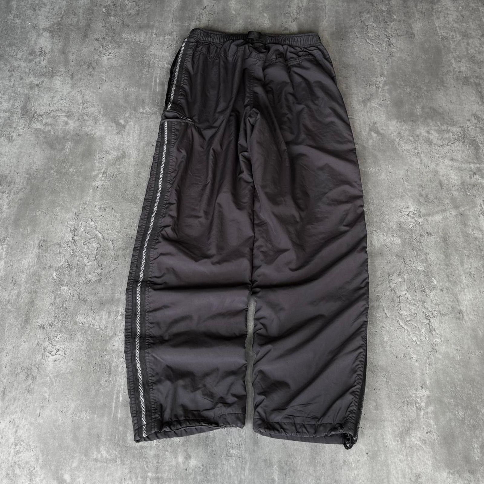 Japanese Brand × Uniqlo × Vintage Vintage Y2K Baggy Black Fleece Lined Tech Opium Trackpants Size US 32 / EU 48 - 2 Thumbnail