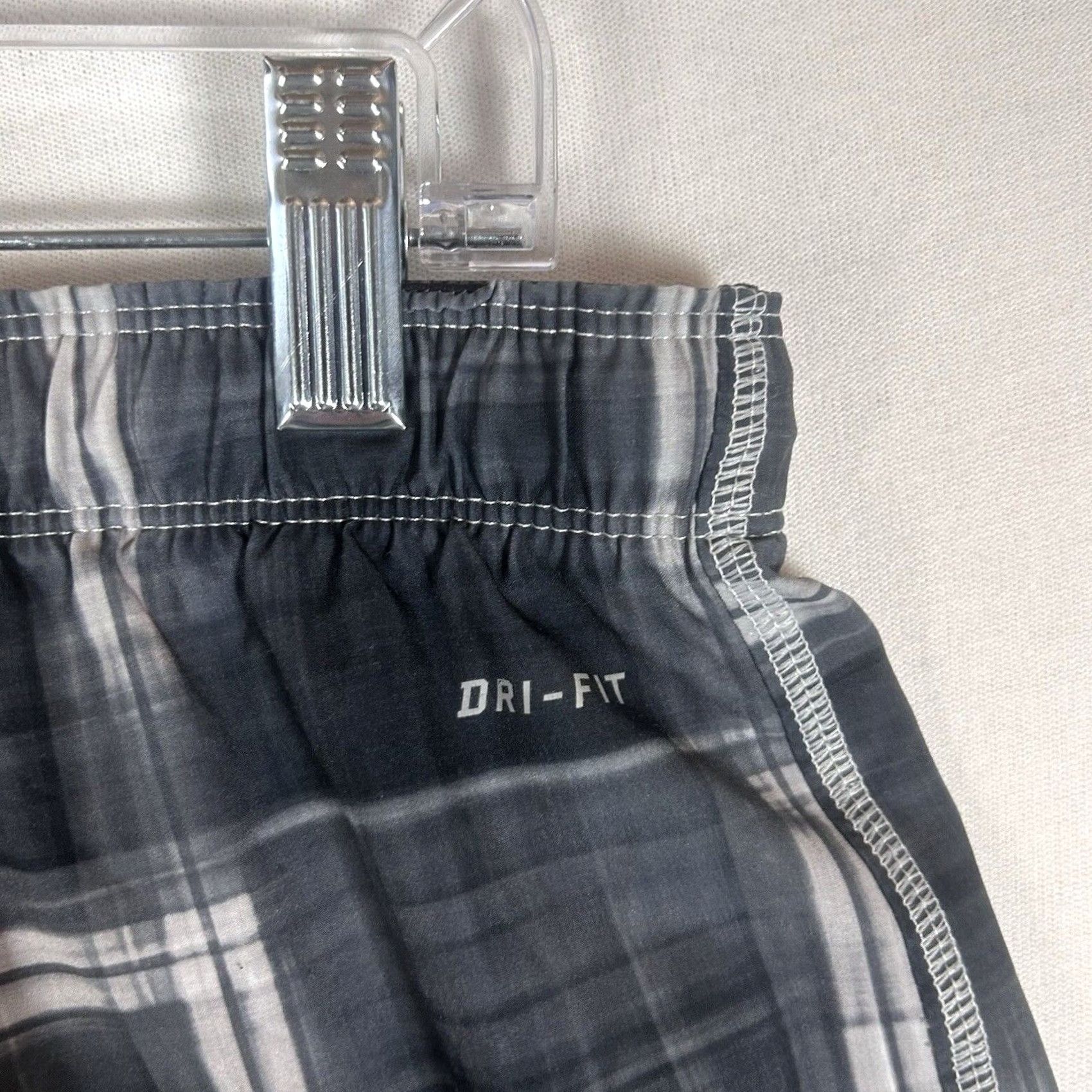 Nike Nike Dri-Fit Lined Shorts Womens Large Green Plaid Active Gym Run Just Do It Size 36" / US 14 / IT 50 - 6 Thumbnail