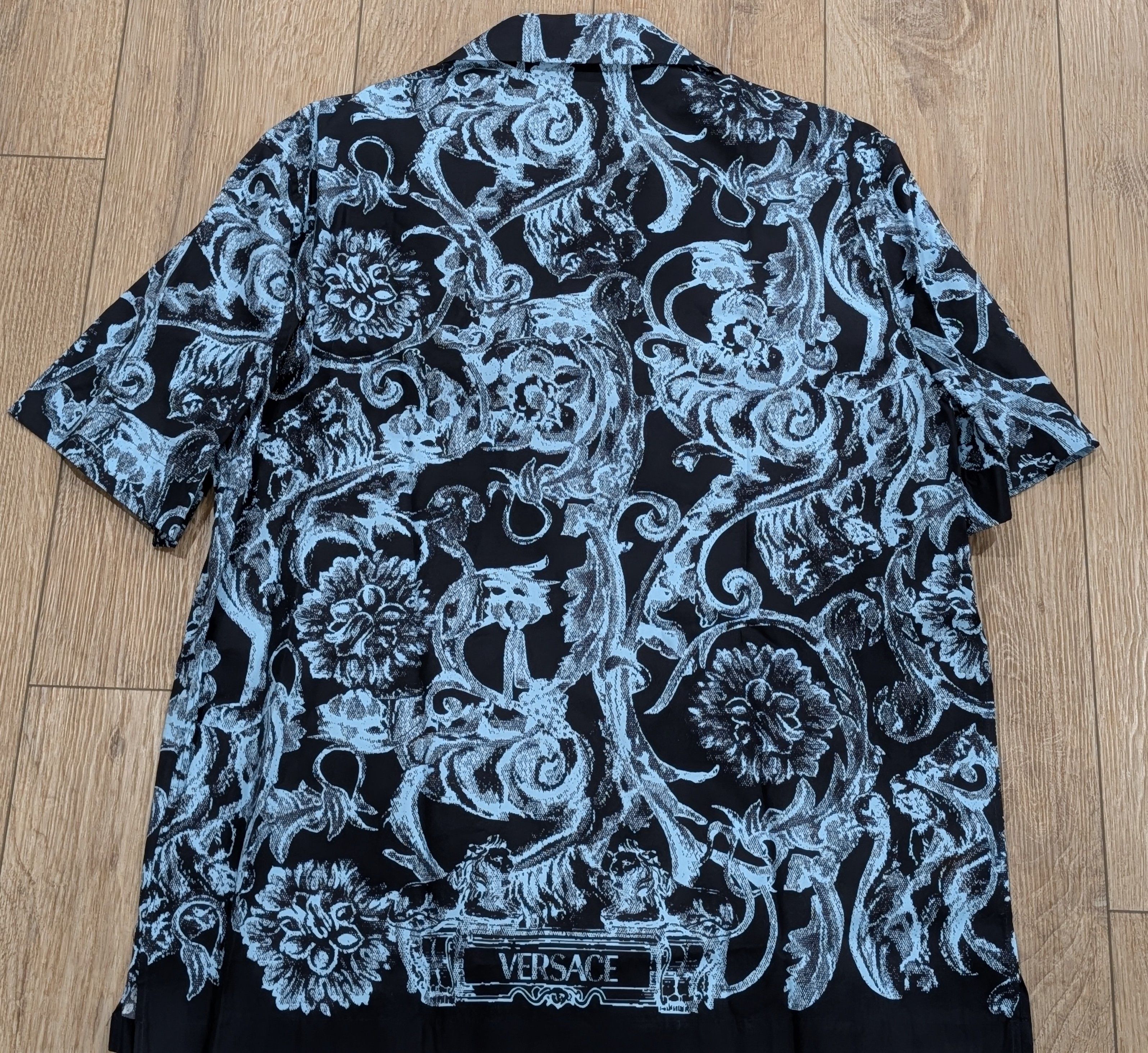 Versace VERSACE Baroque Stencil SS Button Up Shirt Navy 48 US Medim Size US M / EU 48-50 / 2 - 4 Thumbnail