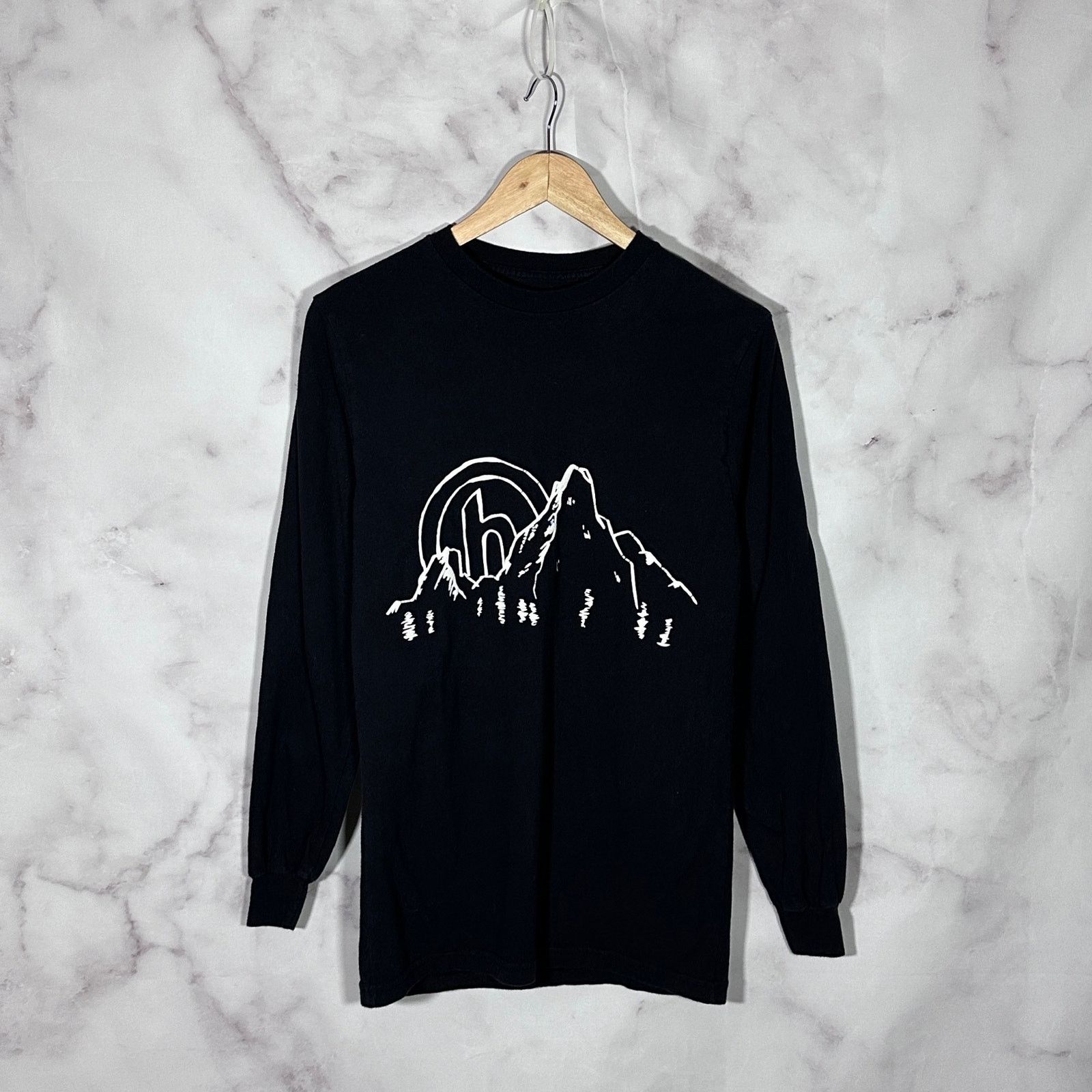 HIDDEN Hidden NY Black Mountain Longsleeve Size US S / EU 44-46 / 1 - 1 Thumbnail