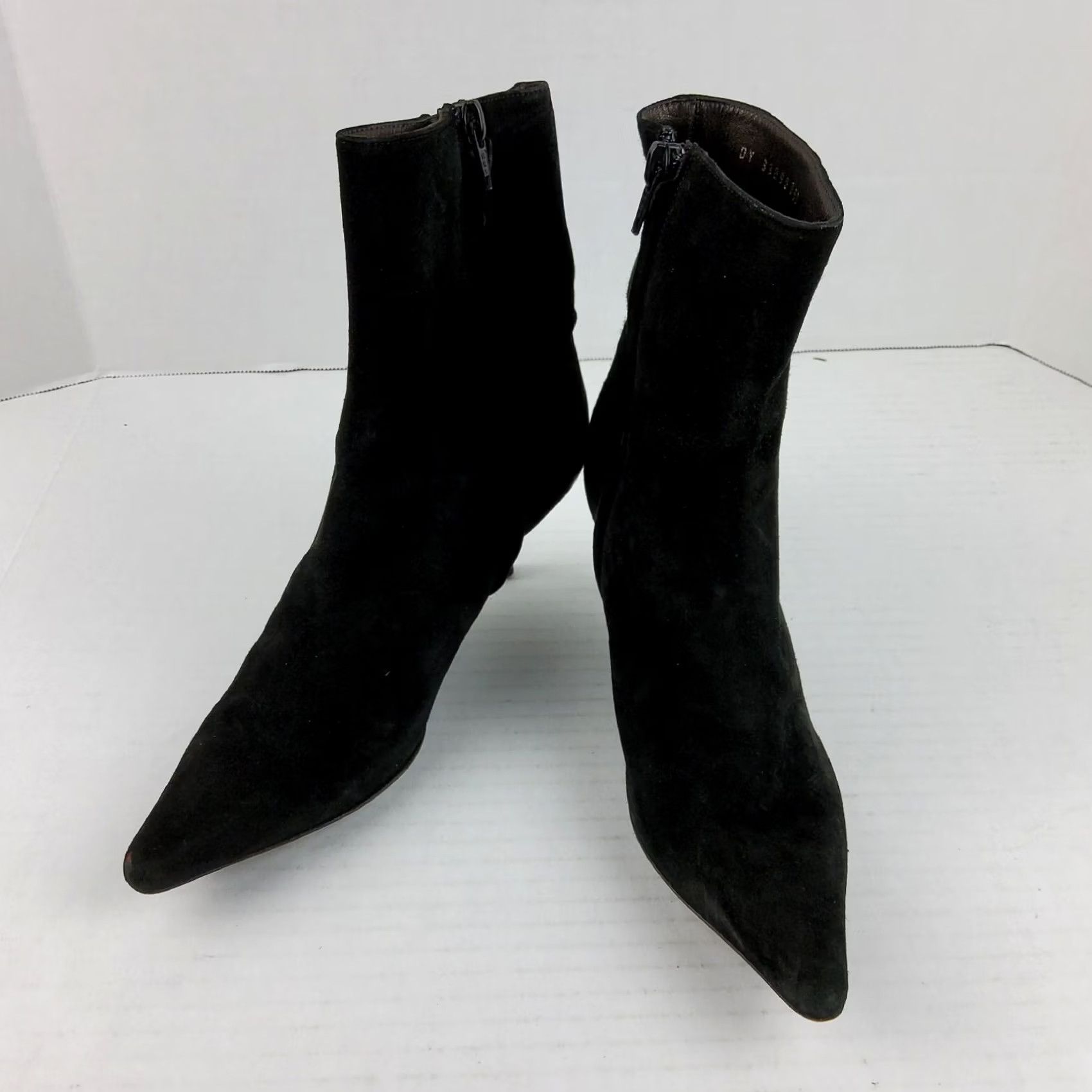 Salvatore Ferragamo VINTAGE Salvatore Ferragamo Black Suede Pointed Toe Heeled Boots 5B Women Shoes Bootie 2.5in Size US 5 / IT 35 - 6 Thumbnail