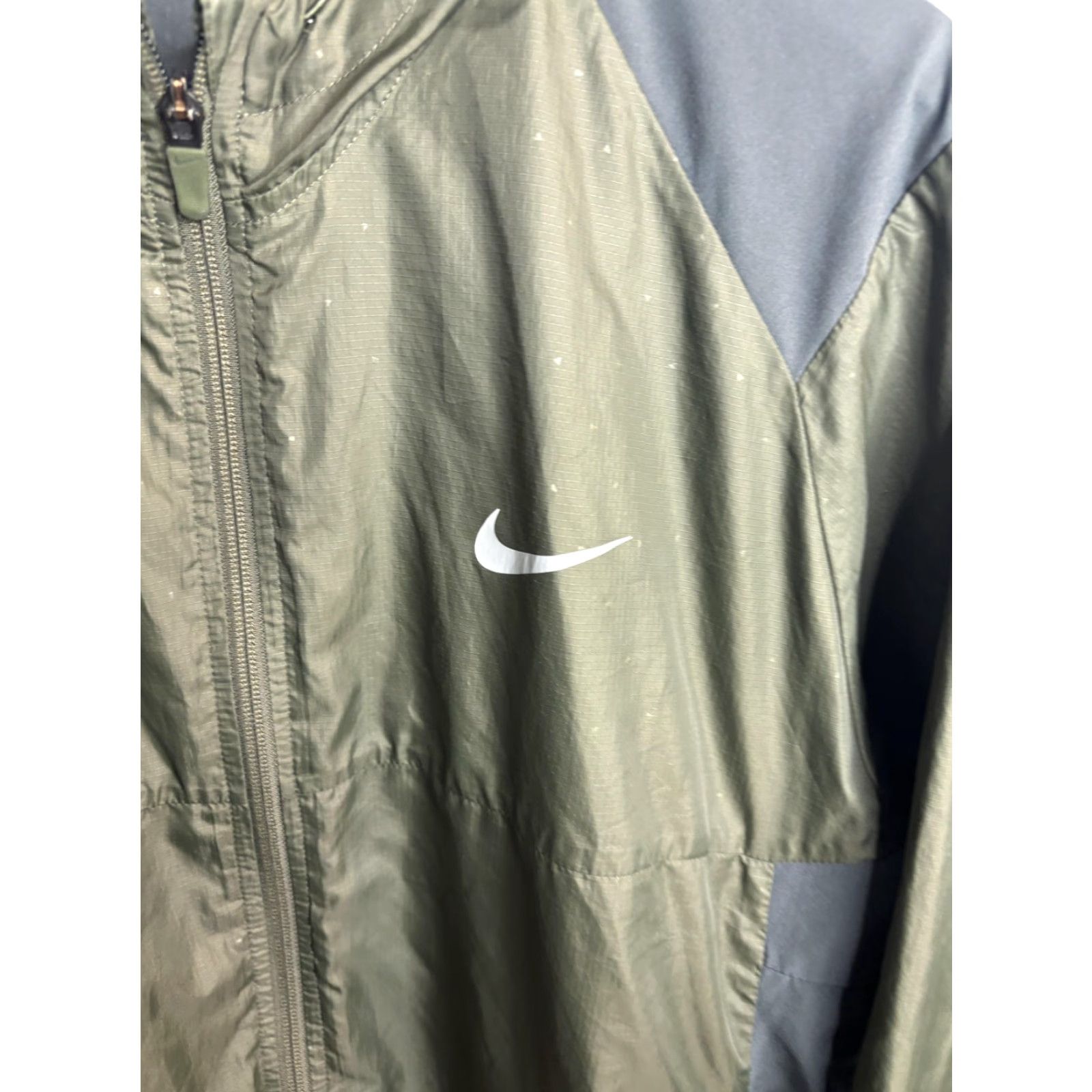 Nike Nike Golf Jacket Mens XL Green Hooded Full Zip Windbreaker Colorblock Athletic Size US XL / EU 56 / 4 - 3 Thumbnail