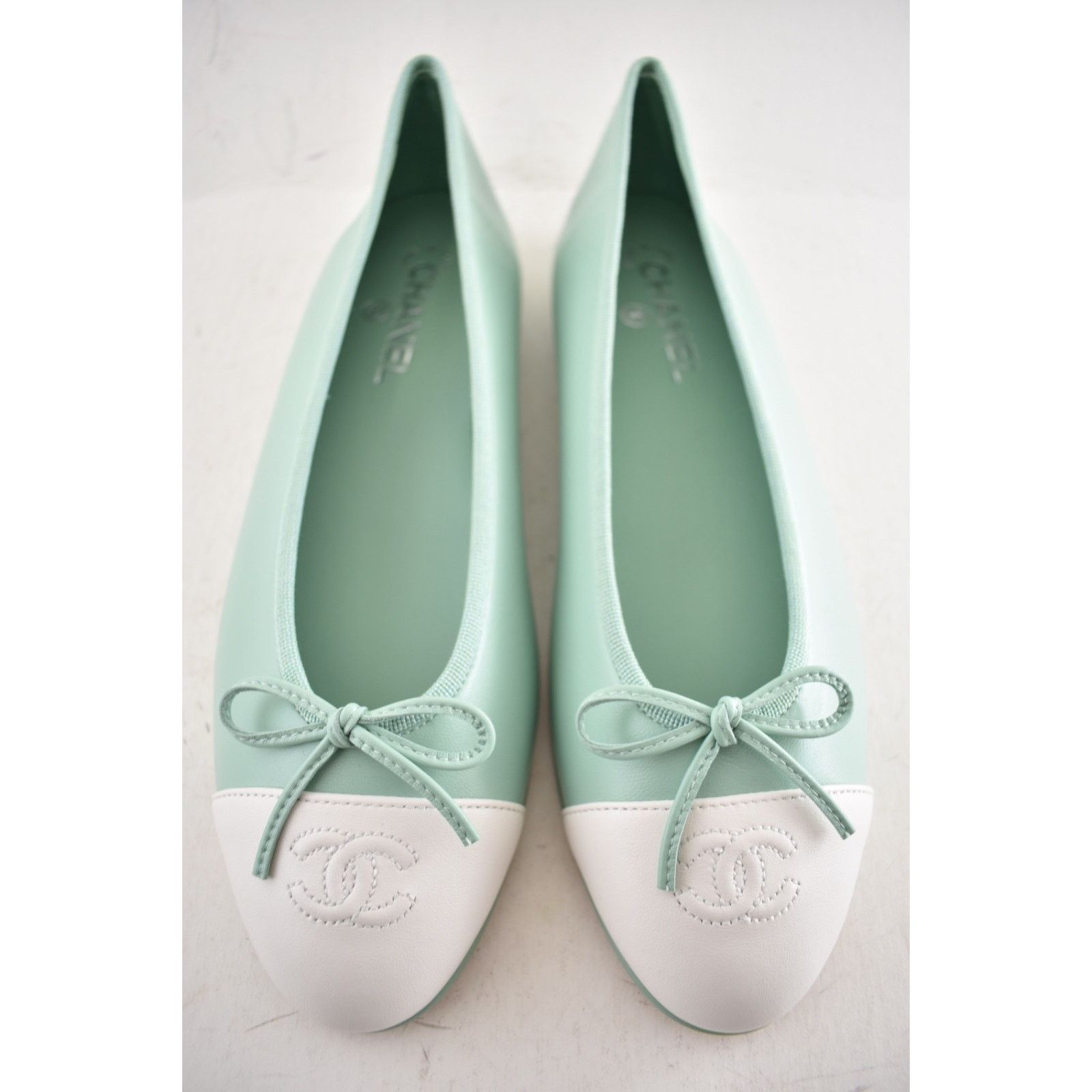 Chanel Chanel 26S Light Green White Lambskin CC Ballet Flat 41 Size US 11 / IT 41 - 12 Thumbnail