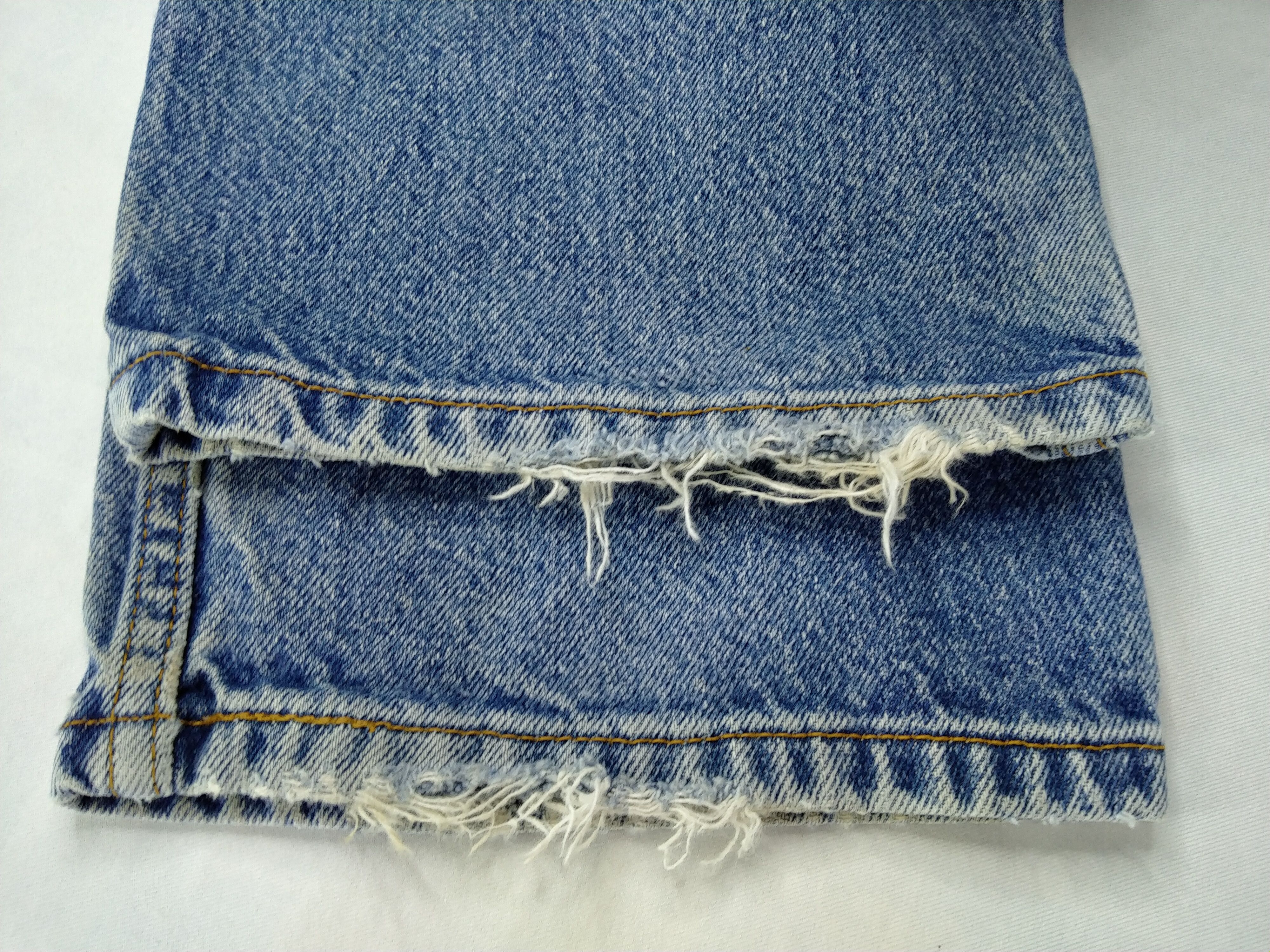 Levi's Faded Blue Vintage Levi's 550 Relaxed Fit Denim 33x29 -JN722 Size US 33 - 11 Thumbnail