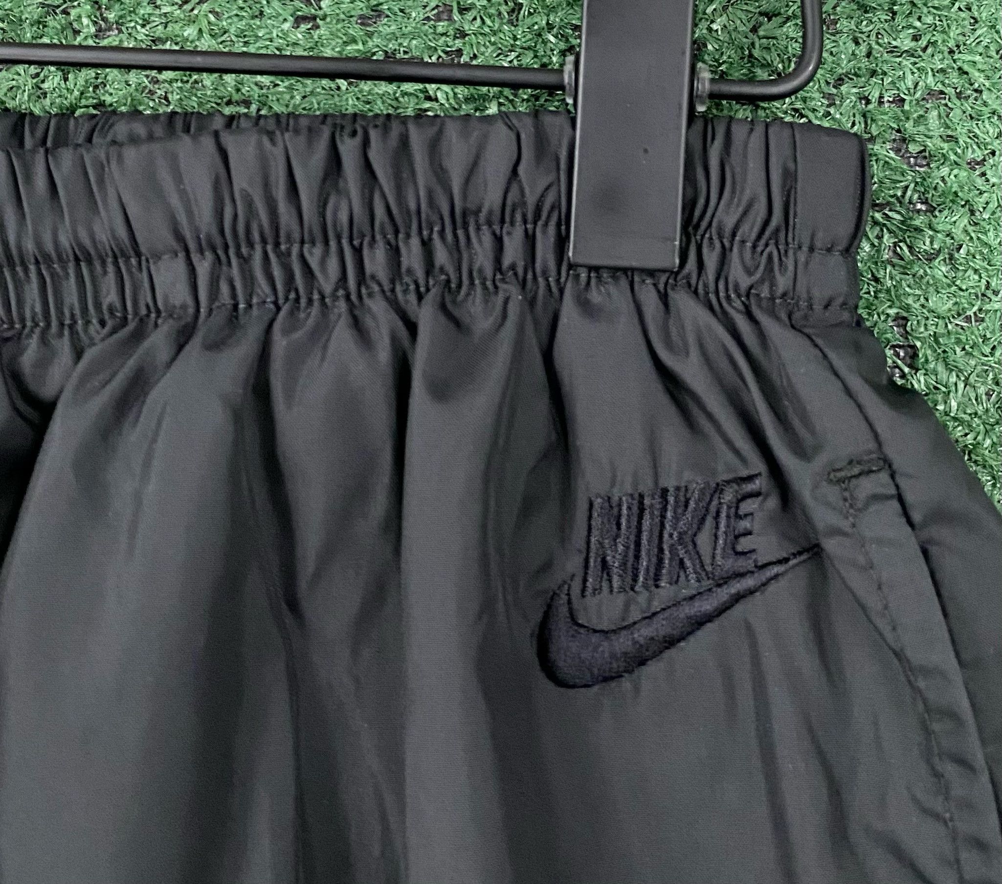 Nike 90’s Nike Spellout Grey Tag Black Windbreaker Pants Medium Size US 34 / EU 50 - 3 Thumbnail