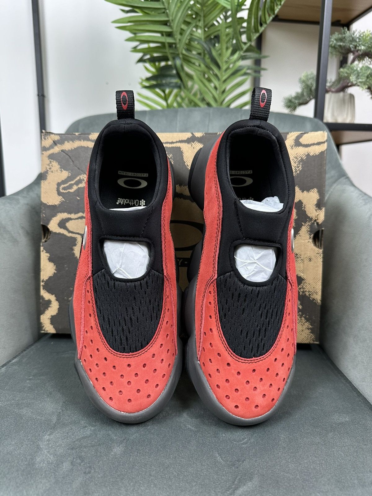 Brain Dead × Oakley NEW Oakley x Brain Dead Factory Team Flesh Sandal Lava/Black Size US 9.5 / EU 42-43 - 8 Thumbnail