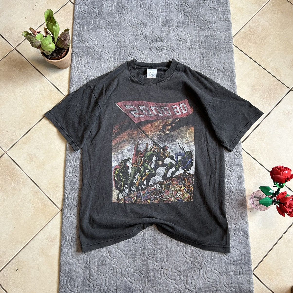 DC Comics × Vintage 90s Vintage 2000AD Judge Dredd tee Size US L / EU 52-54 / 3 - 1 Thumbnail