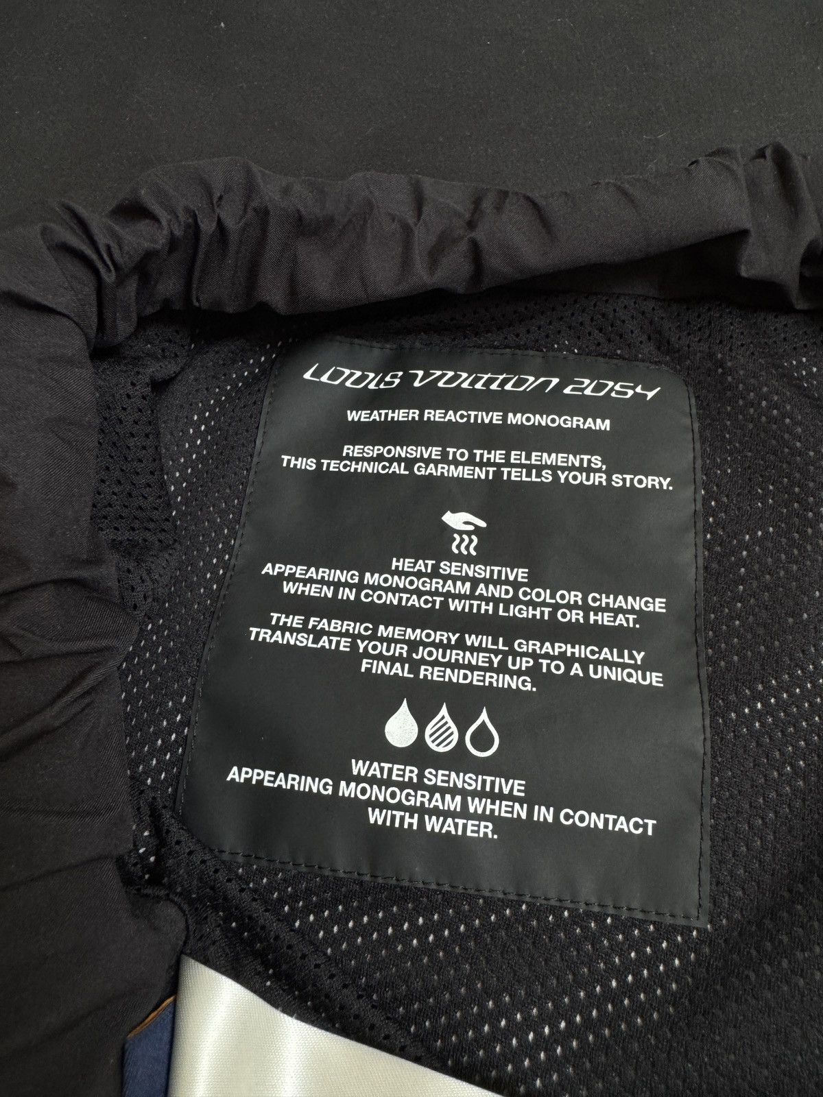 Louis Vuitton Louis Vuitton 2054 Heat Reactive Monogram Logo Track Pants Size US 44 / EU 60 - 7 Thumbnail
