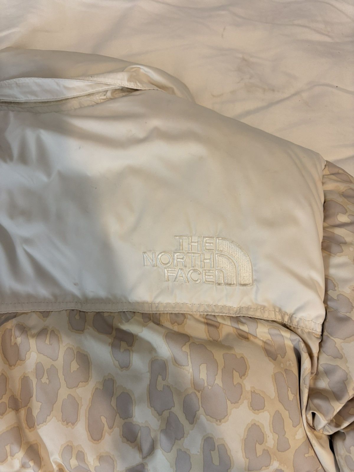 The North Face The North Face 1996 Retro Nuptse Leopard Print Puffer Beige Size XS / US 0-2 / IT 36-38 - 13 Thumbnail