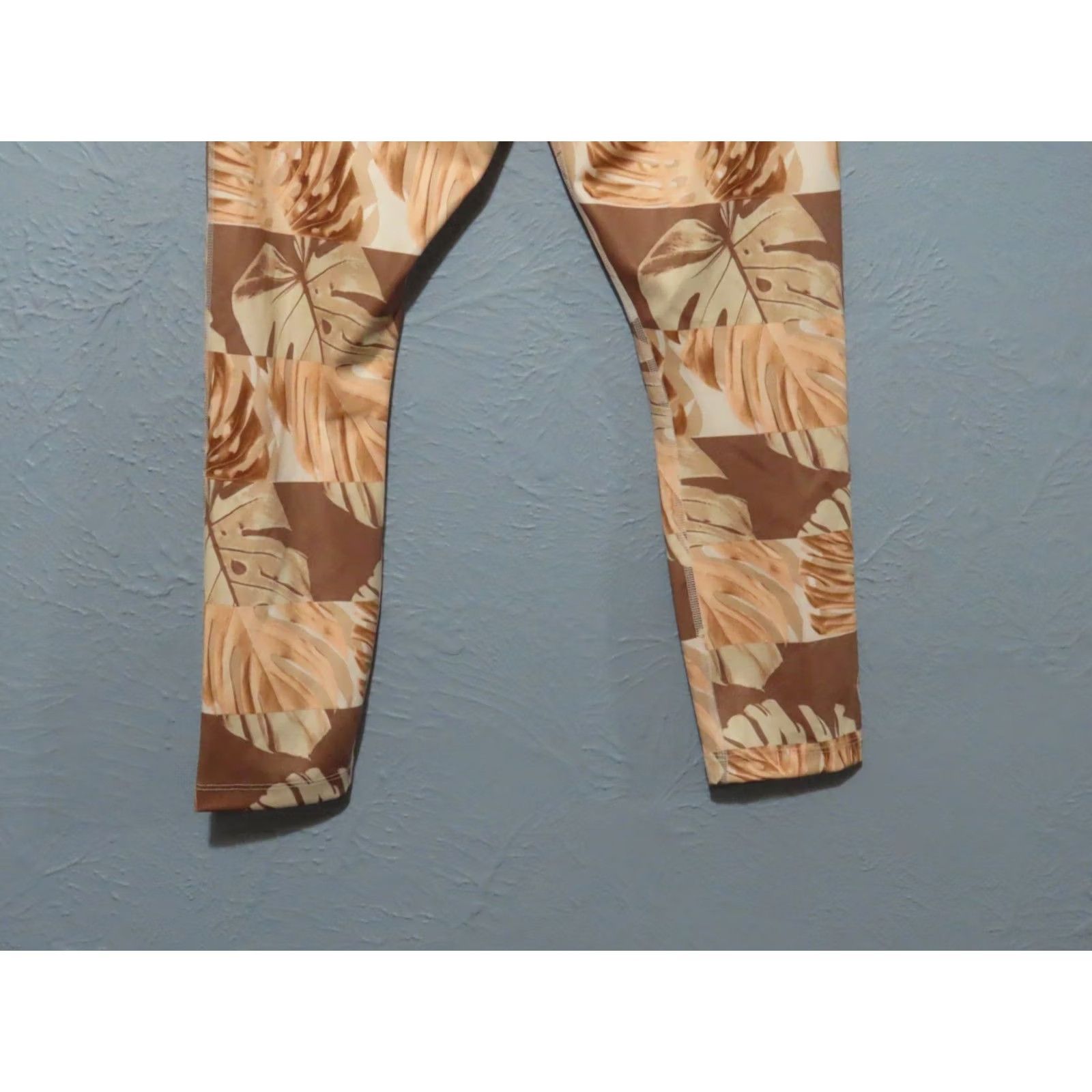 Nike Nike Dri-FIT Printed Cropped Running Leggings Women's L Pink Floral Cropped Skinny Pull On 28 in Inseam 20 in Size 36" / US 14 / IT 50 - 7 Thumbnail