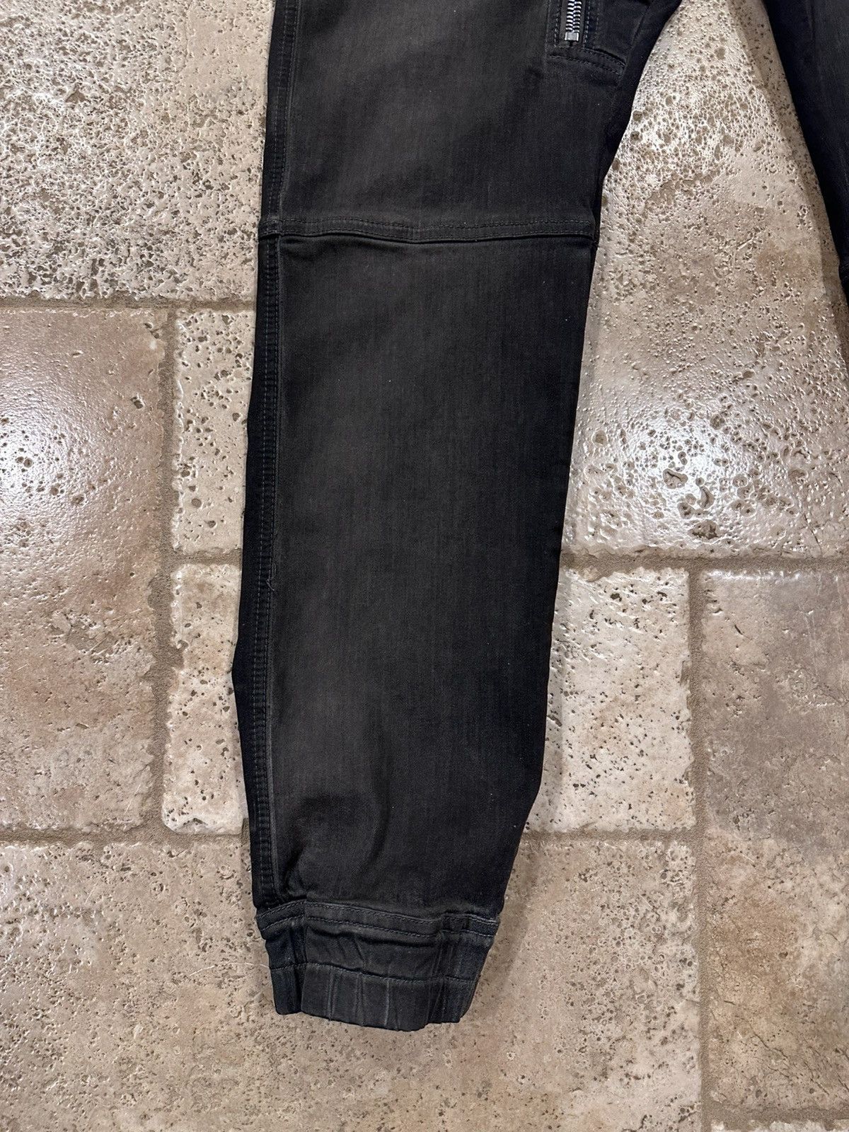 Rick Owens Rick Owens DRKSHDW Aircut SS23 Dark Dust Denim Joggers Size US 36 / EU 52 - 2 Thumbnail