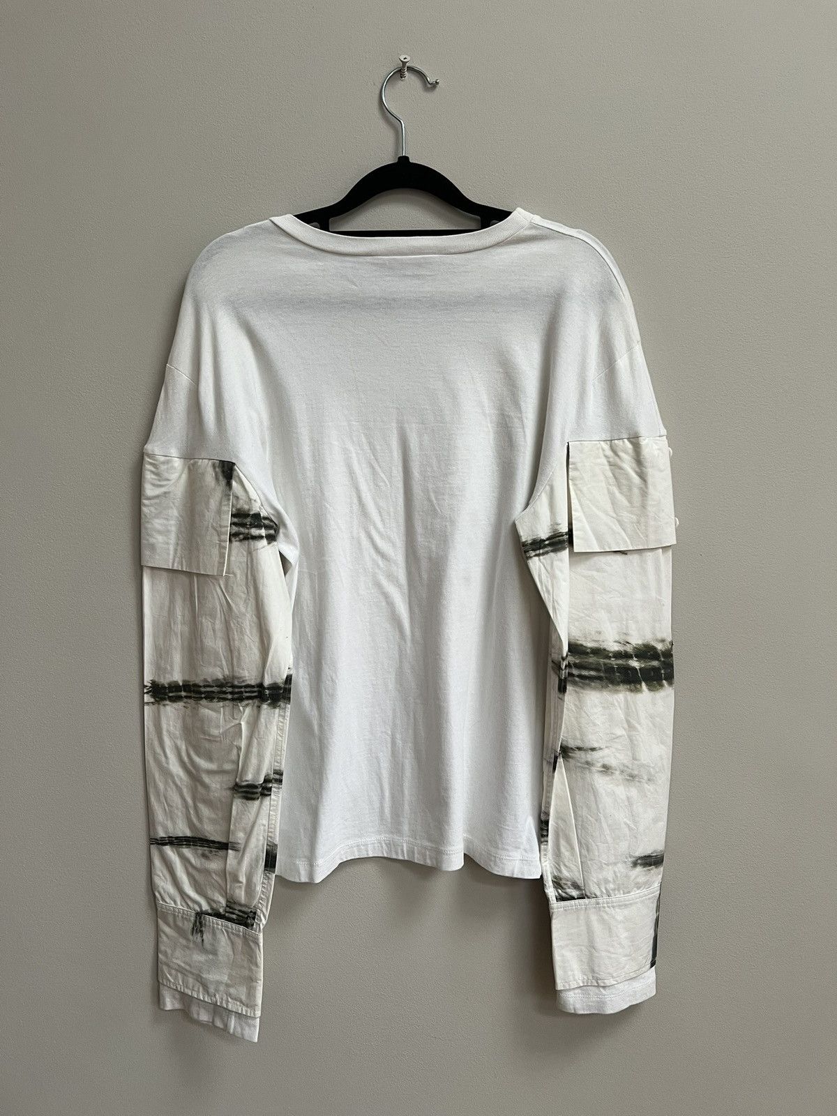 DELADA Delada men’s white long sleeve tshirt with tie die detail Size US M / EU 48-50 / 2 - 5 Thumbnail