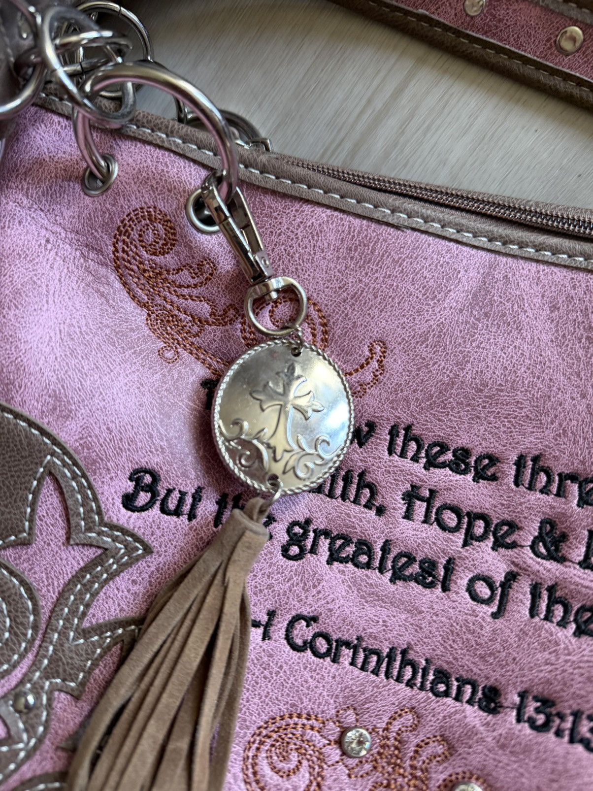 Vintage Cowgirl Trendy Western Cross Bible Verse Purse w/ Conceal Size ONE SIZE - 8 Thumbnail