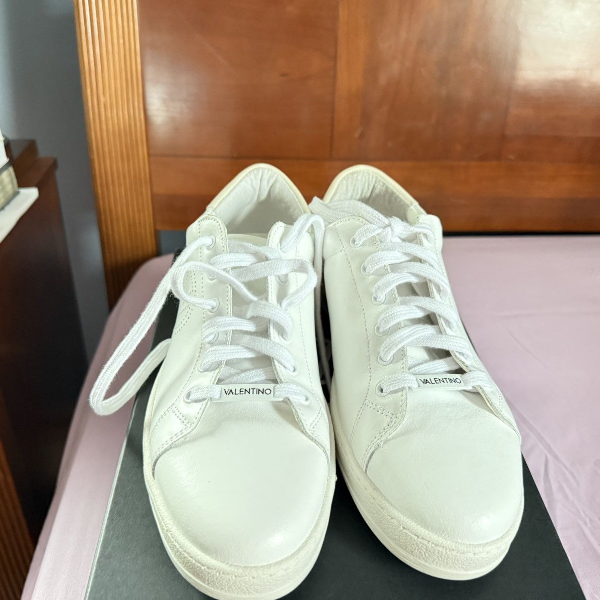 Valentino Valentino sneakers- fit like a size 9 Size US 9.5 / EU 42-43 - 4 Thumbnail