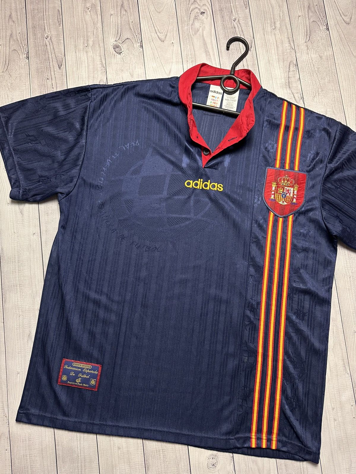 Adidas × Vintage Vintage adidas Spain soccer jersey size XL rare Size US XL / EU 56 / 4 - 2 Thumbnail