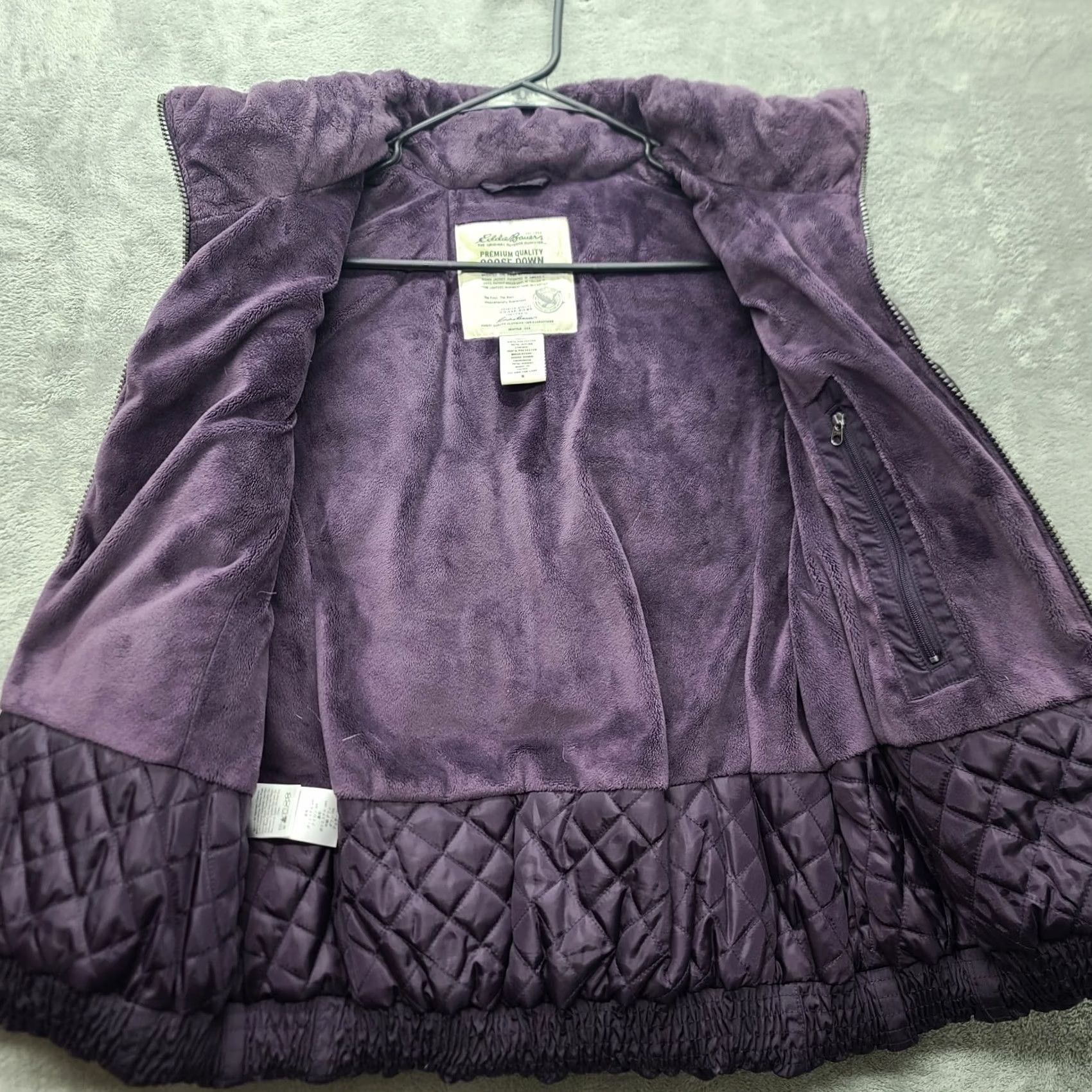 Eddie Bauer VINTAGE? No. Eddie Bauer Puffer Vest Womens S Goose Down Fleece Lined Regular Fit Gorpcore Size S / US 4 / IT 40 - 4 Thumbnail