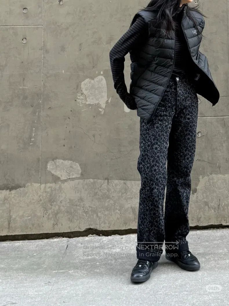 Chanel Chanel 24B black camelia jeans Size 42" / US 20 - 9 Thumbnail