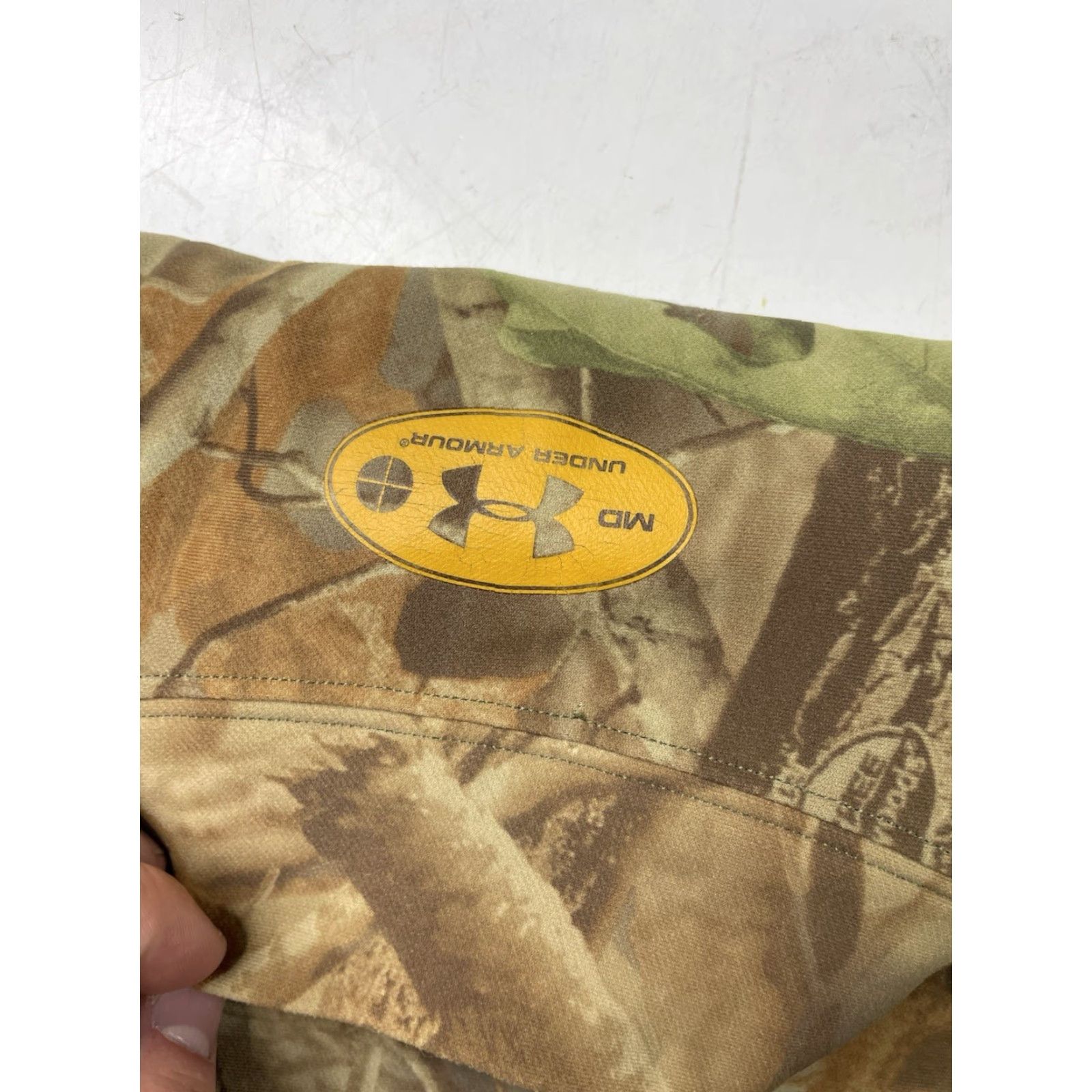 Under Armour Under Armour Shirt Camouflage Mock Neck Base Layer Mens M Size US M / EU 48-50 / 2 - 3 Thumbnail