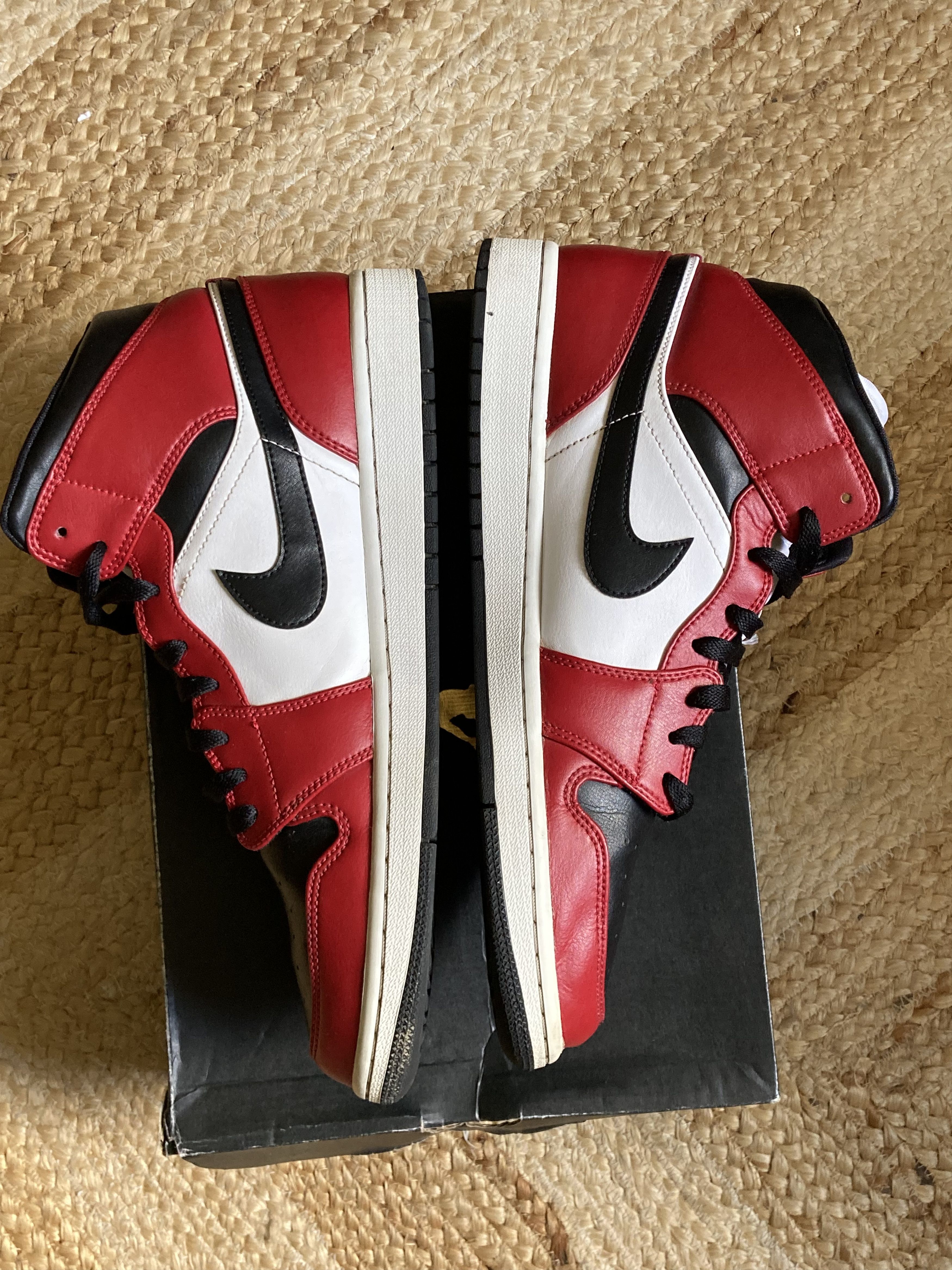 Jordan Brand Air jordan 1 Mid Chicago US 11.5 EU 45.5 Used Mens Size US 11.5 / EU 44-45 - 8 Thumbnail