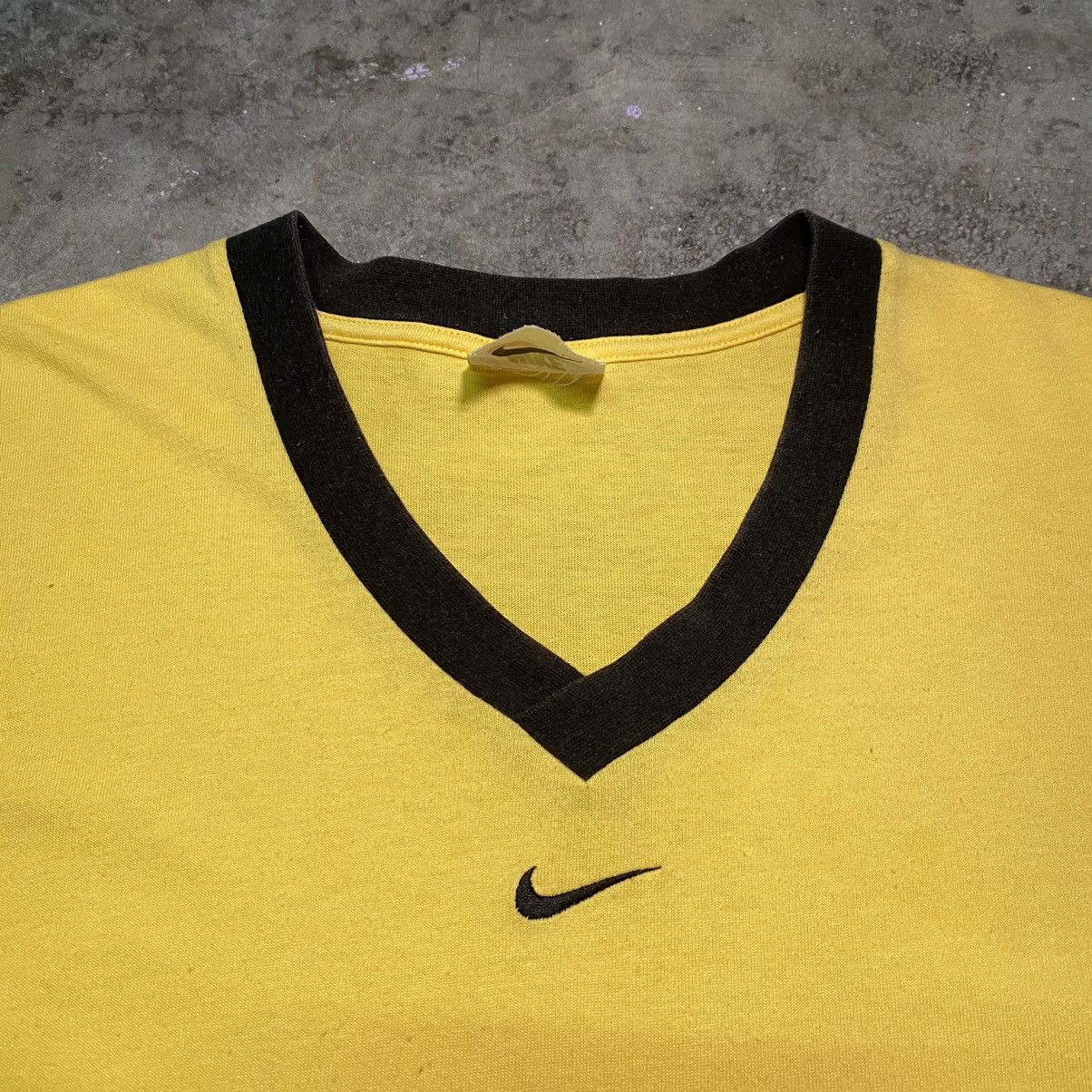 Nike × Vintage Vintage 90’s Nike Center Logo T Shirt Size US M / EU 48-50 / 2 - 3 Thumbnail