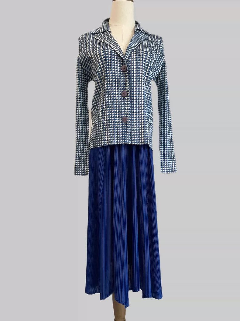 Issey Miyake Issey Miyake size:3 The light blue color is particularly f Size M / US 6-8 / IT 42-44 - 4 Thumbnail