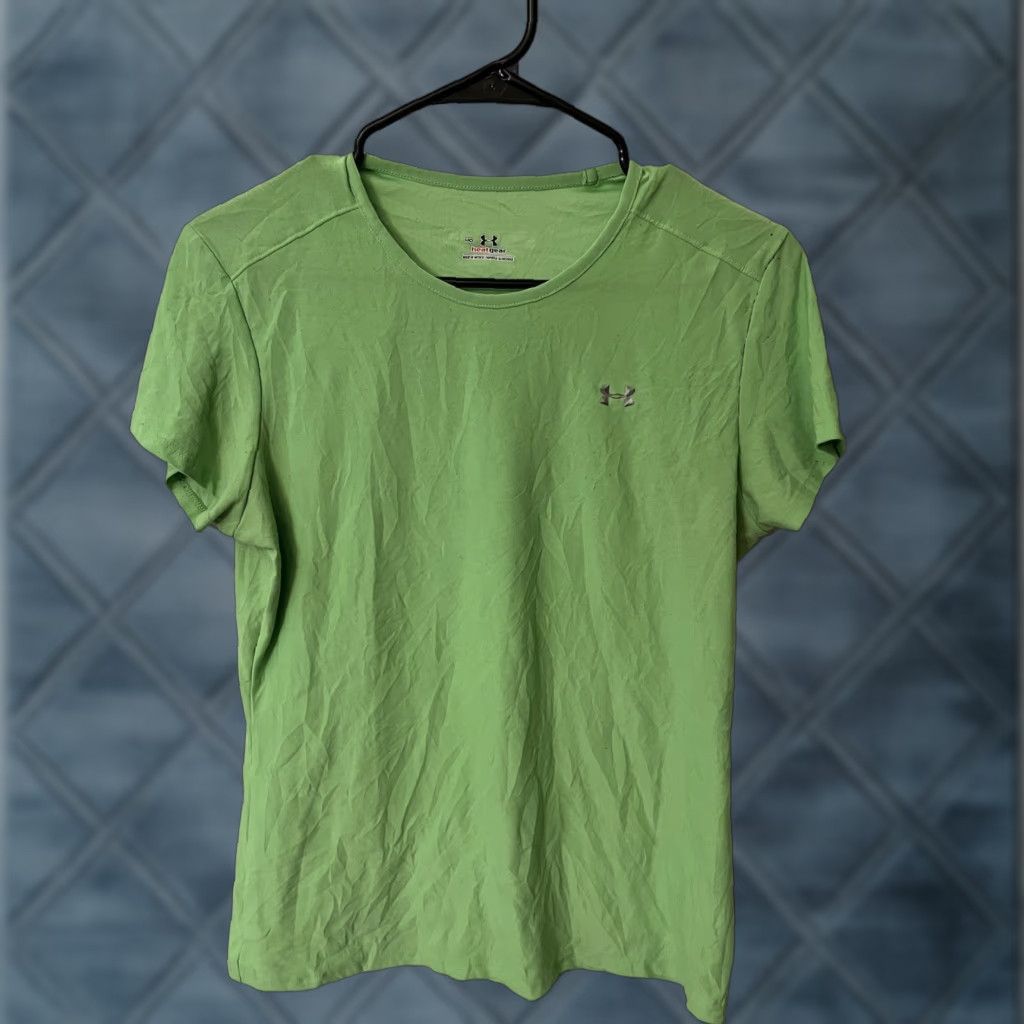 Under Armour Under Armour Women Short Sleeve Activewear Top M Green T-Shirt Athletic HeatGear Crew Neck Pullover Shirt Basic Size M / US 6-8 / IT 42-44 - 1 Thumbnail