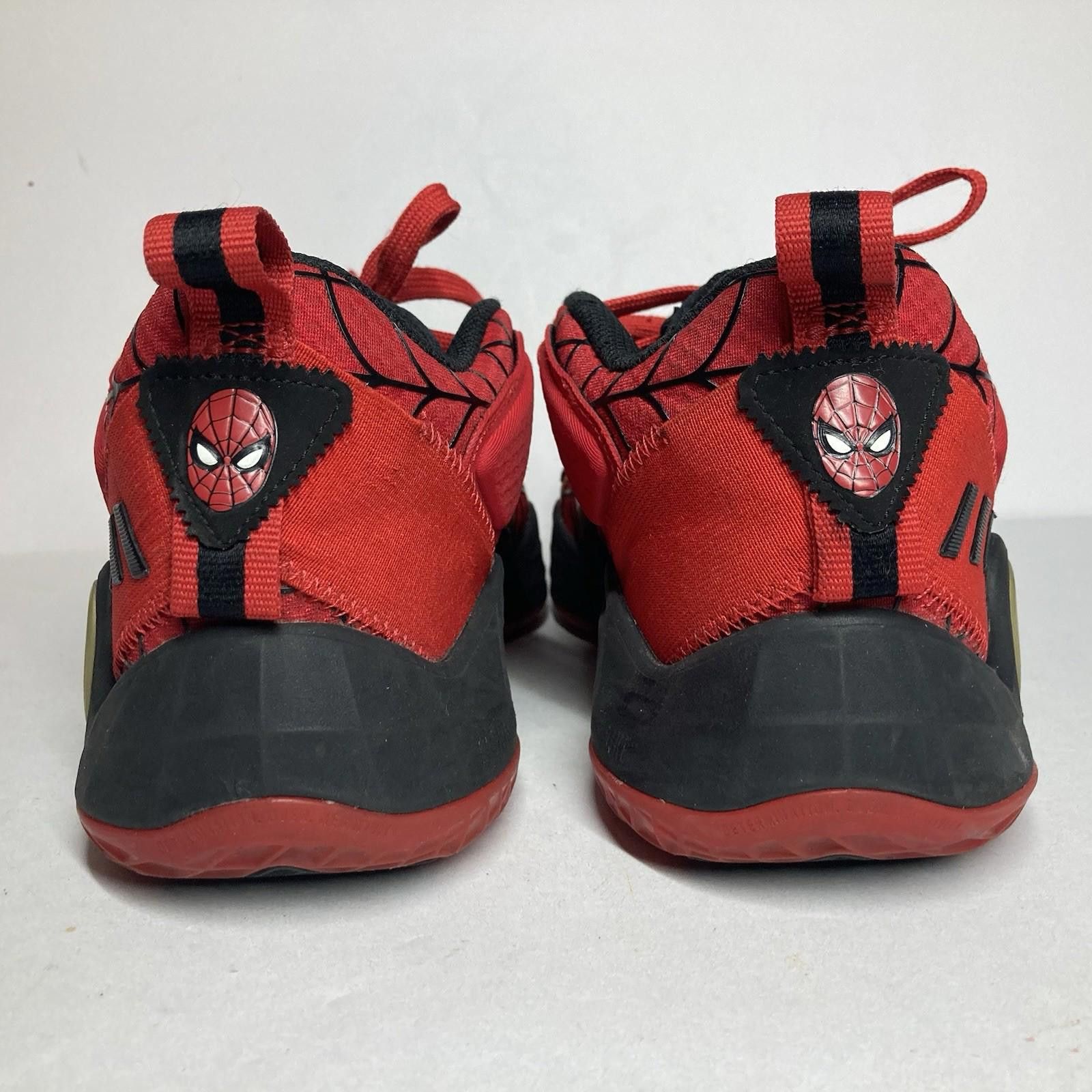 Adidas Boys Size 5.5 Adidas D.O.N Issue #3 Spiderman Size US 5.5 / EU 38 - 3 Thumbnail