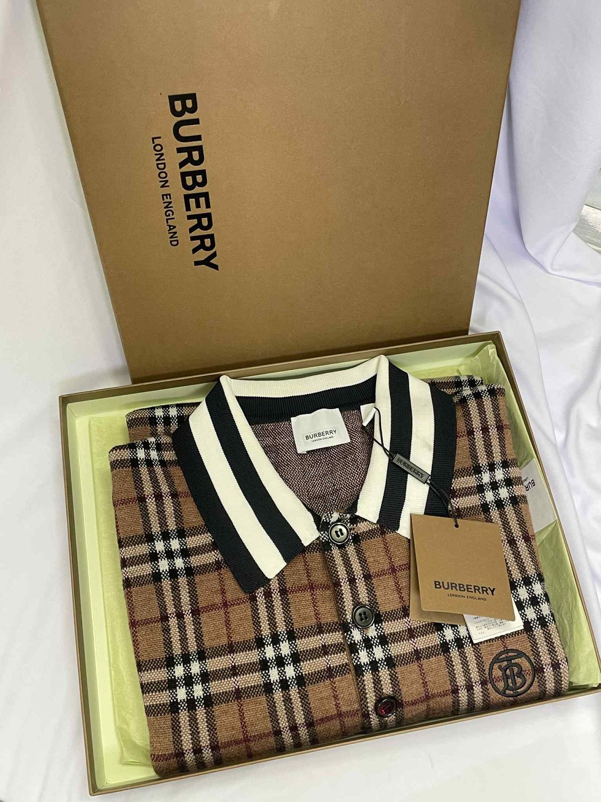 Balenciaga BURBERRY MAKEHAM polo Size US M / EU 48-50 / 2 - 1 Thumbnail