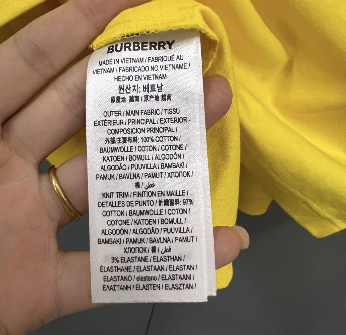 Burberry Burberry Yellow Letter Printed Short-Sleeve T-shirt J41 Size US XS / EU 42 / 0 - 3 Thumbnail