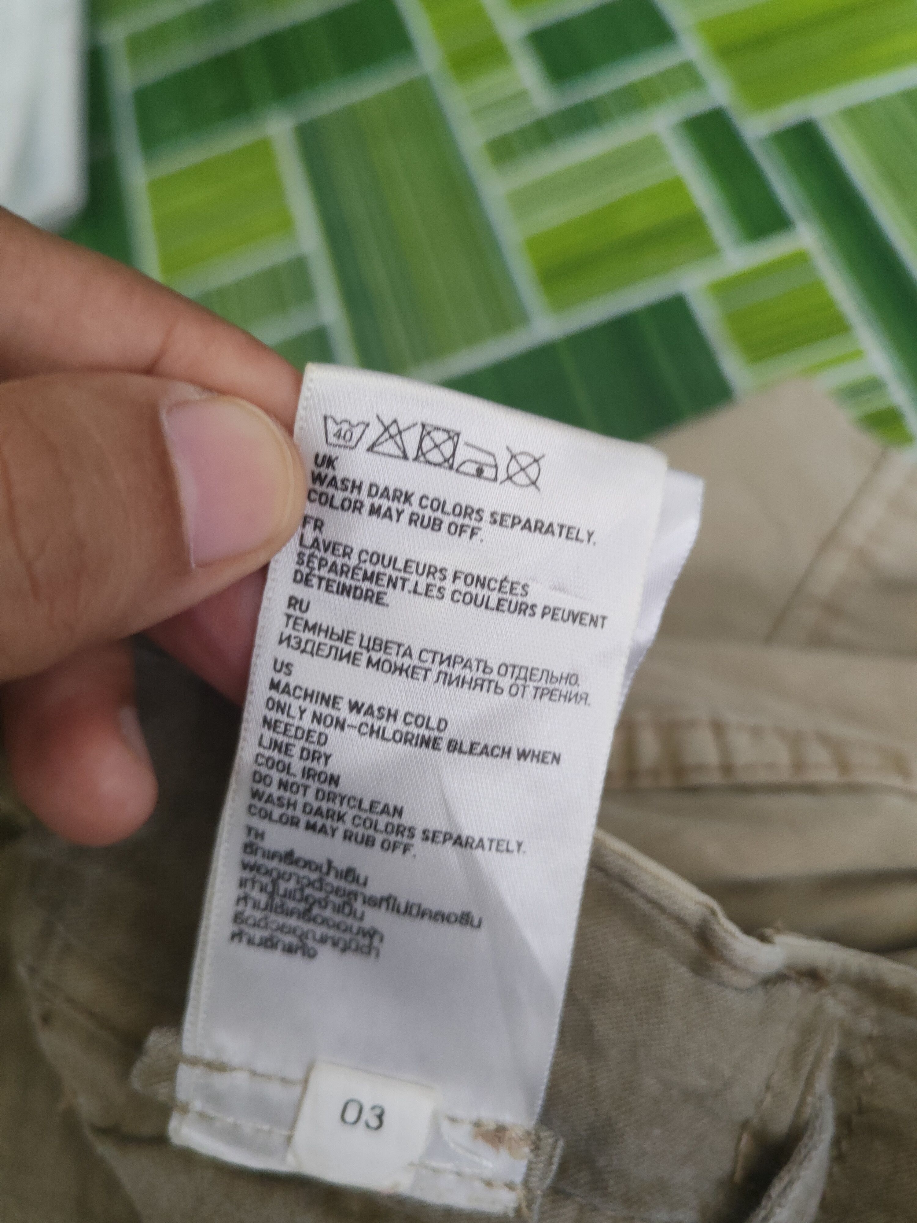 Japanese Brand DL Uniqlo Beige Multipocket Cargo Pants #SP46-291T Size US 31 - 12 Thumbnail