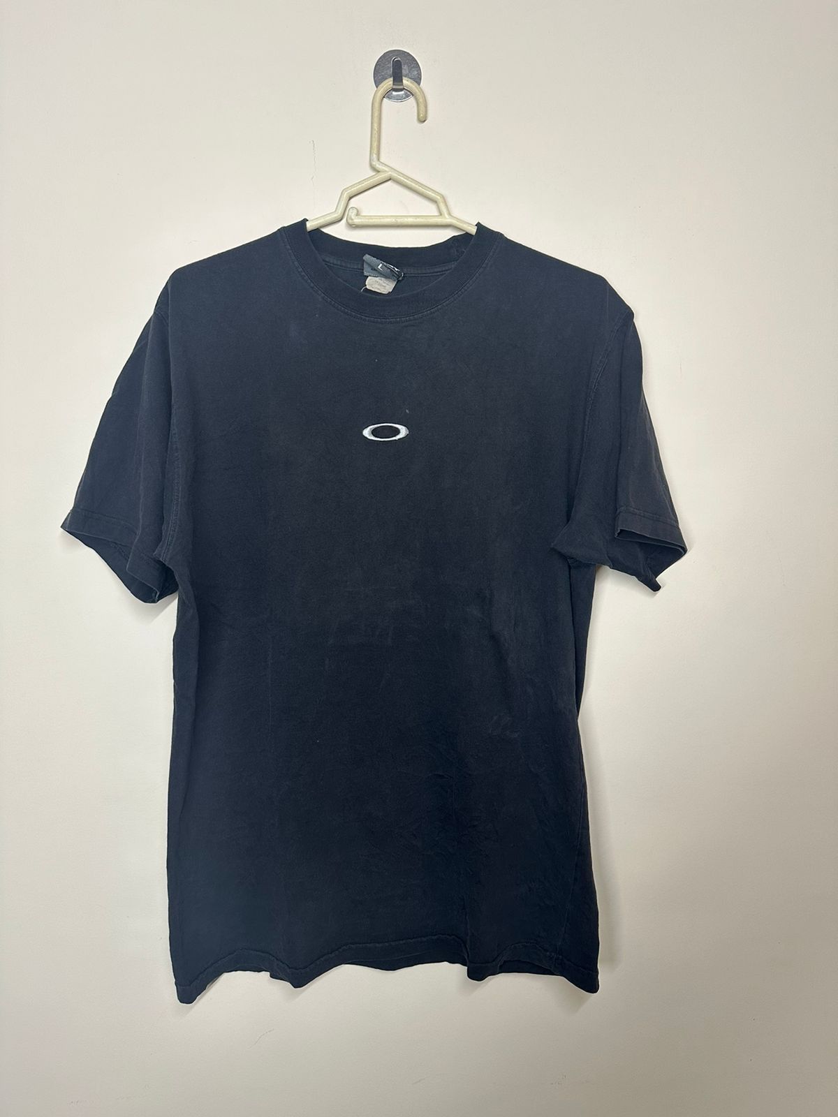 Oakley × Vintage Oakley vintage hype y2k streetwear style t-shirt Size US L / EU 52-54 / 3 - 1 Thumbnail