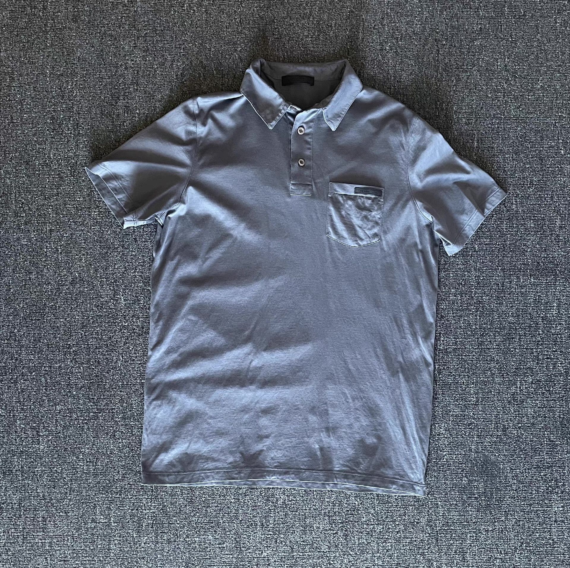 Prada Prada grey short-sleeve polo shirt. Q4 Size US S / EU 44-46 / 1 - 1 Thumbnail