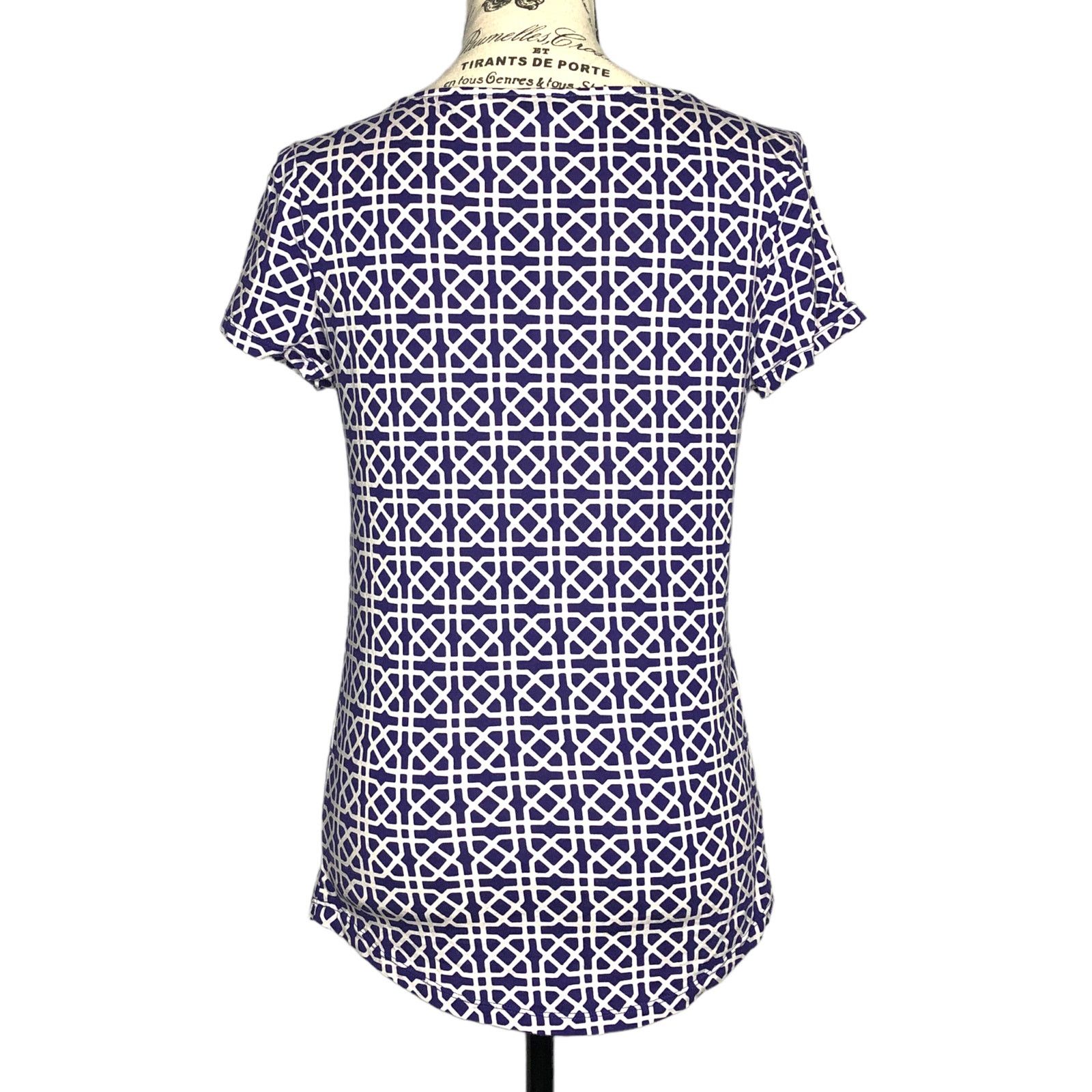 Ann Taylor Celtic Knot Patterned Sheer Round Neckline Short Sleeve Tee Size S / US 4 / IT 40 - 5 Thumbnail