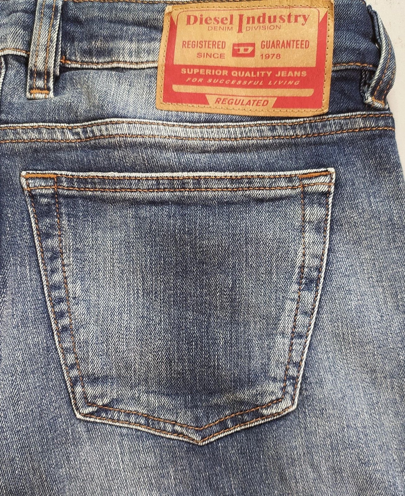 Diesel Diesel 1979 SLEENKER-R L.30 MENS JEANS T/9661 Size US 29 - 10 Thumbnail