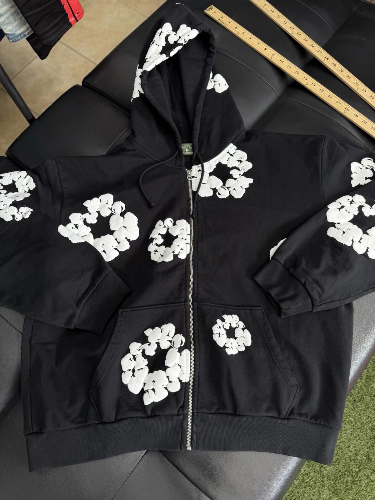 トップス denim tears Cotton wreathe BLACK Denim Tears Cotton Wreath Zip Up Sweatshirt Black – PIECES
