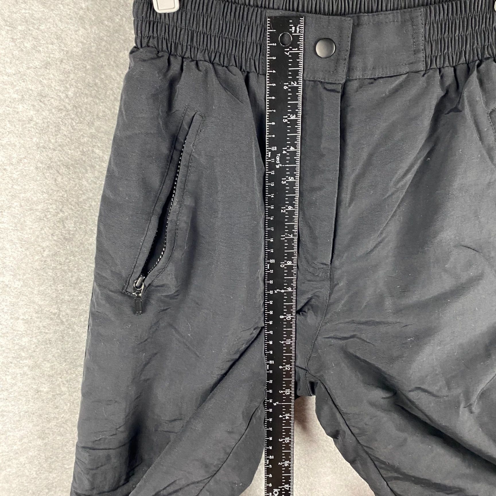 Vintage FERA Snow Pants Womens 4 Black Zip Ankle Insulated Winter Performance Pants Size 42" / US 20 - 5 Thumbnail