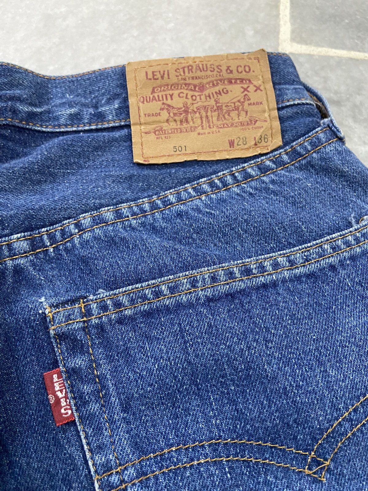 Levi's True Vintage 70s Levis 501 Big E Selvedge Jeans Size US 28 / EU 44 - 7 Thumbnail