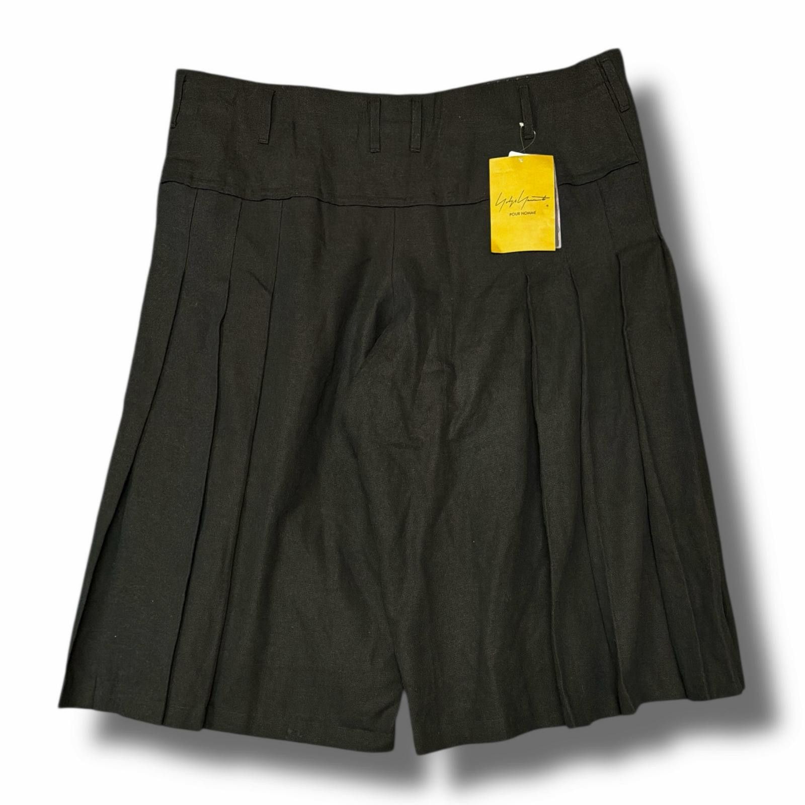 Yohji Yamamoto Yohji Yamamoto POUR HOMME 24AW PLEATS HALF PANTS Size US 44 / EU 60 - 2 Thumbnail