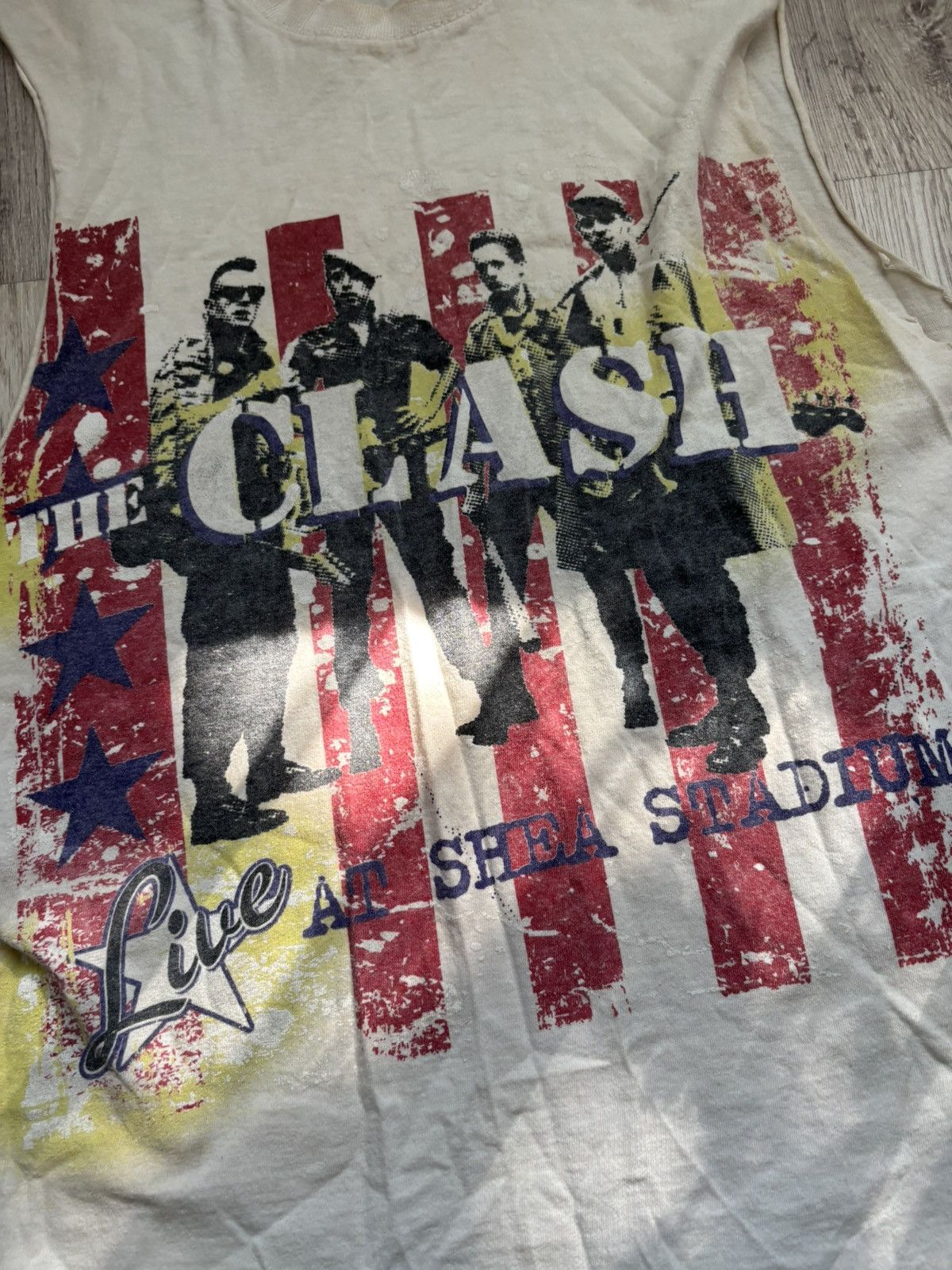 Fruit Of The Loom The Clash “Live at Shea Stadium” Cut-Off Sleeveless (2008 ) Size US S / EU 44-46 / 1 - 10 Thumbnail