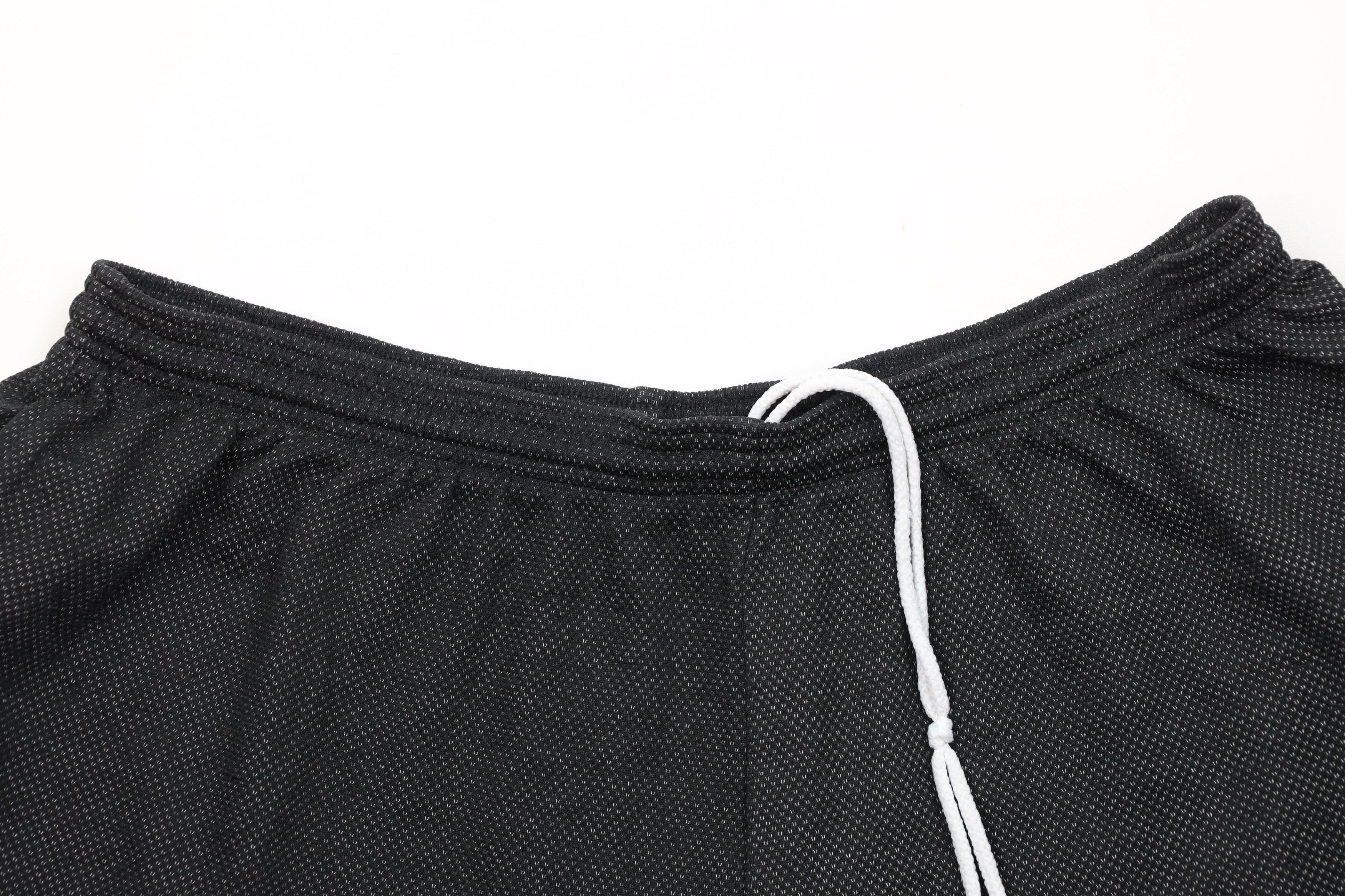 Vintage Vintage 90s Bike Above Knee Sweatpants Shorts Black USA Size US 36 / EU 52 - 2 Thumbnail