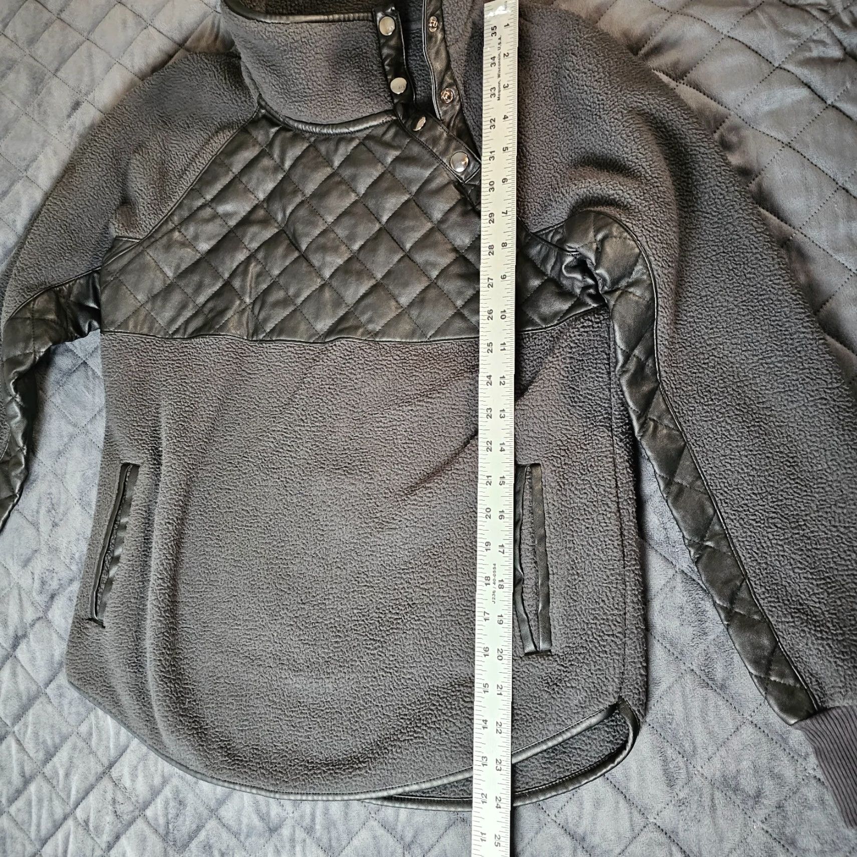 Abercrombie & Fitch Abercrombie & Fitch Quilted Fleece Sweater Womens XS Snap Pullover Gray Black Size XS / US 0-2 / IT 36-38 - 5 Thumbnail