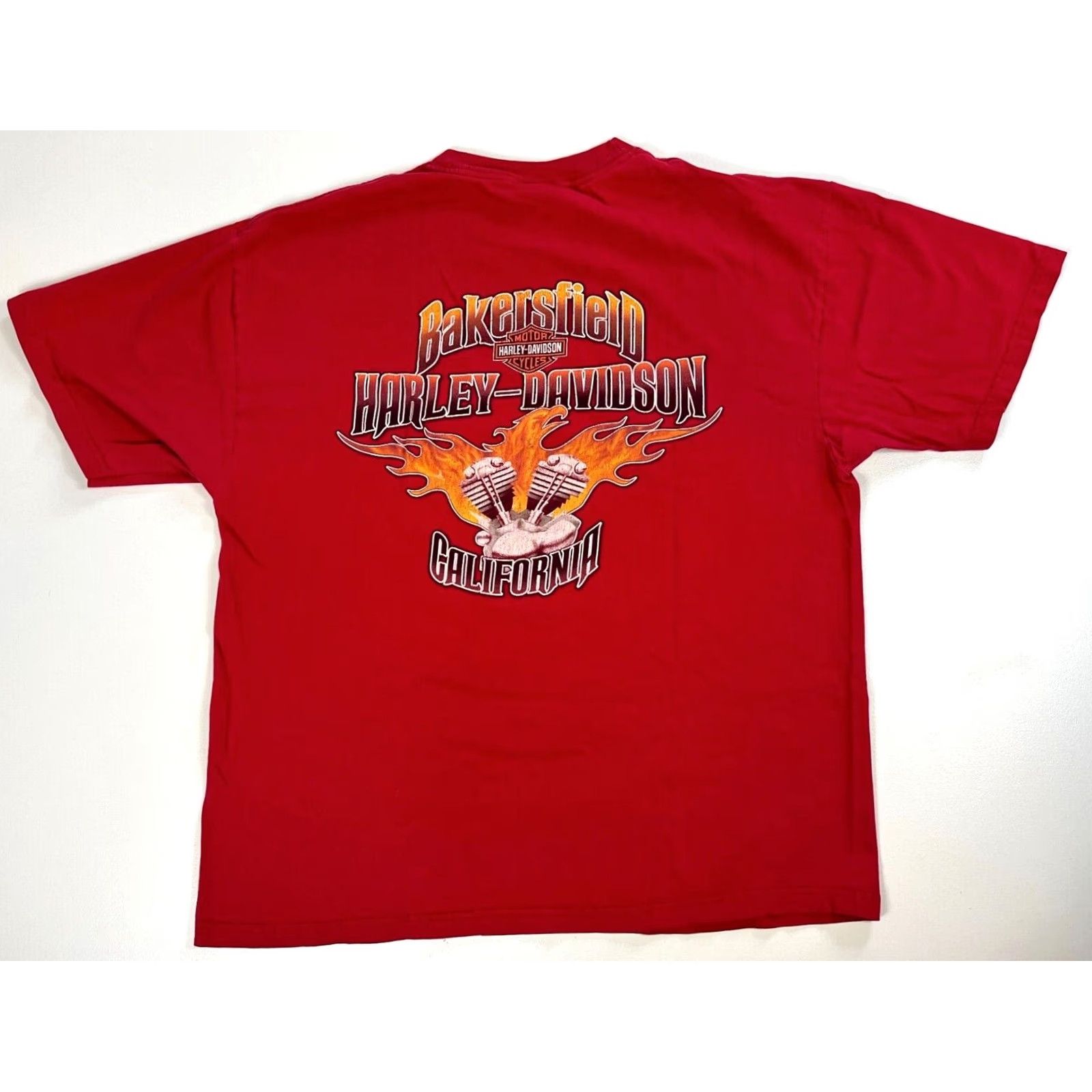 Harley Davidson Harley-Davidson T-Shirt Men’s Vintage 2008 Bakersfield California Double-Sided XL Red California Size US XL / EU 56 / 4 - 2 Thumbnail