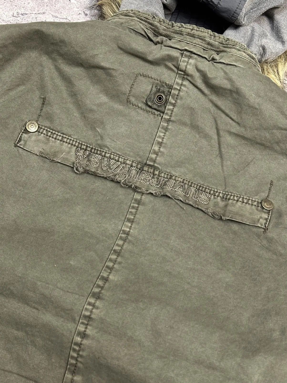 Le Grande Bleu (L.G.B.) Vintage Army Green Fur Hood Jacket Y2K faded Military Style Size US M / EU 48-50 / 2 - 17 Thumbnail