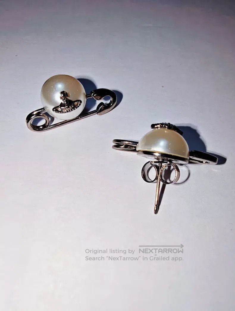 Vivienne Westwood Vivienne Westwood Pearl Pin Earrings - White Pearl with Da Size ONE SIZE - 1 Thumbnail